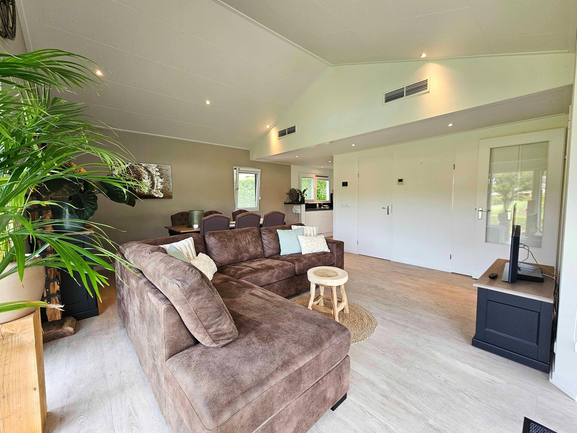 Bamboo House op de Veluwe: wellnessvilla aan rustig water voor 7 personen - foto 10
