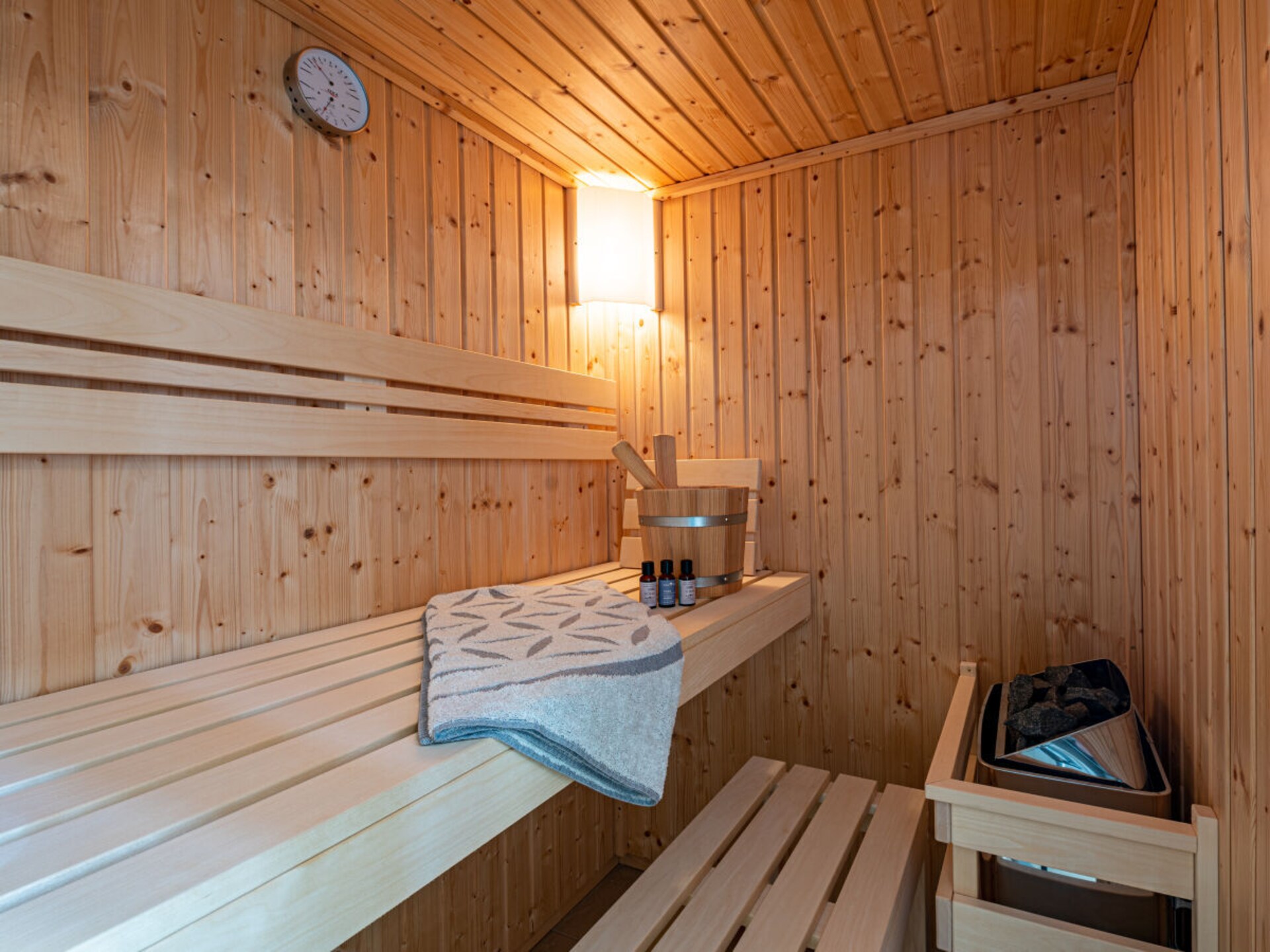 Exclusief rietgedekt vakantiehuis met sauna en zeezicht in Kramerhof - foto 18