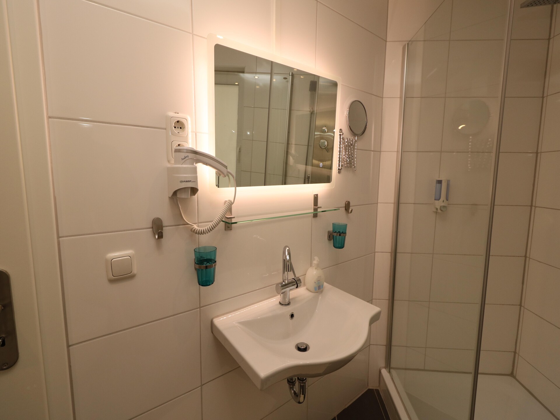 Licht appartement met gedeelde tuin op 3 km van centrum Essen - foto 14