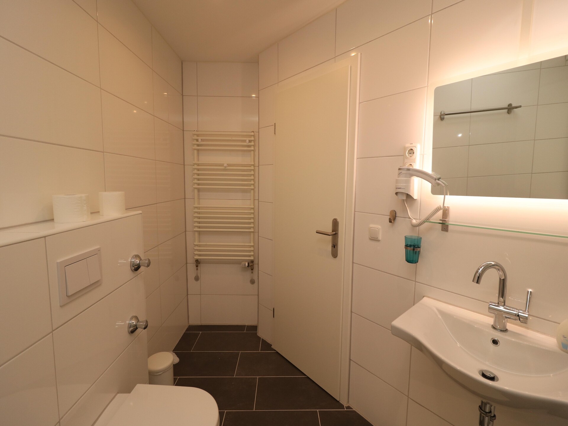 Licht appartement met gedeelde tuin op 3 km van centrum Essen - foto 12