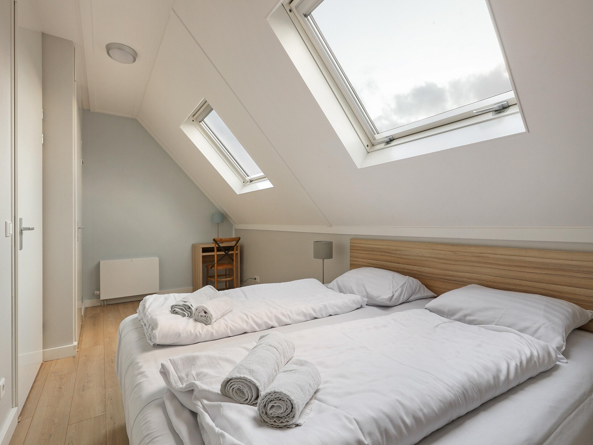 Halfvrijstaand vakantiehuis met tuin, 700m van strand, huisdieren welkom - foto 10