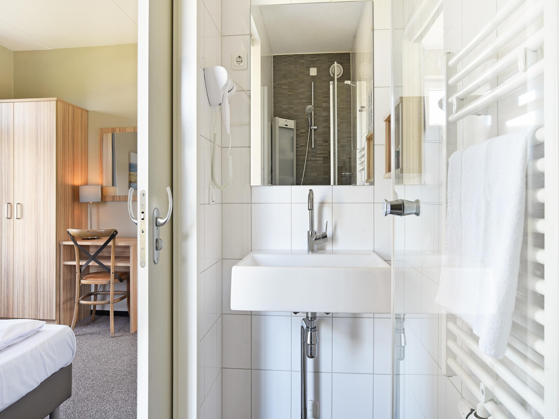 Luxe vrijstaand vakantiehuis met sauna, 700m van strand Nieuwvliet-Bad - foto 24