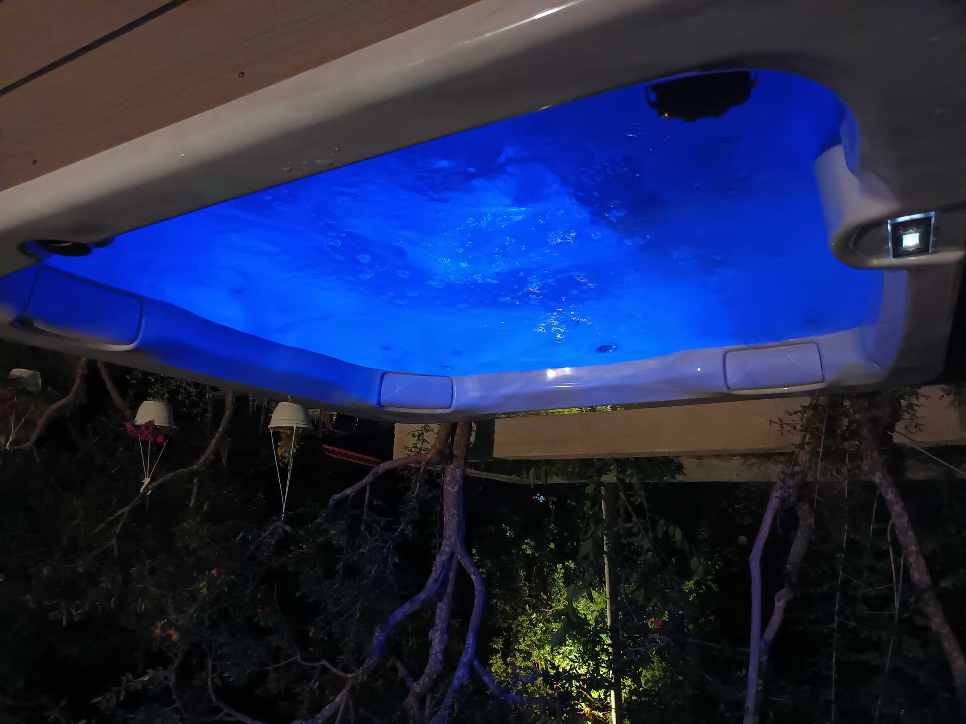 Zonovergoten vakantiehuis met jacuzzi en tuin op 2,5 km van het strand van Omiš - foto 46