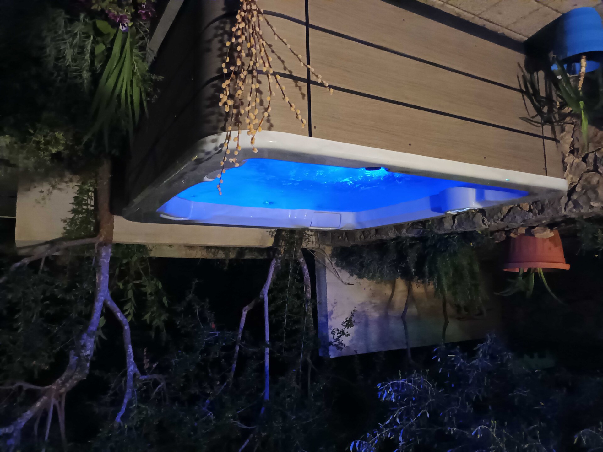 Zonovergoten vakantiehuis met jacuzzi en tuin op 2,5 km van het strand van Omiš - foto 47