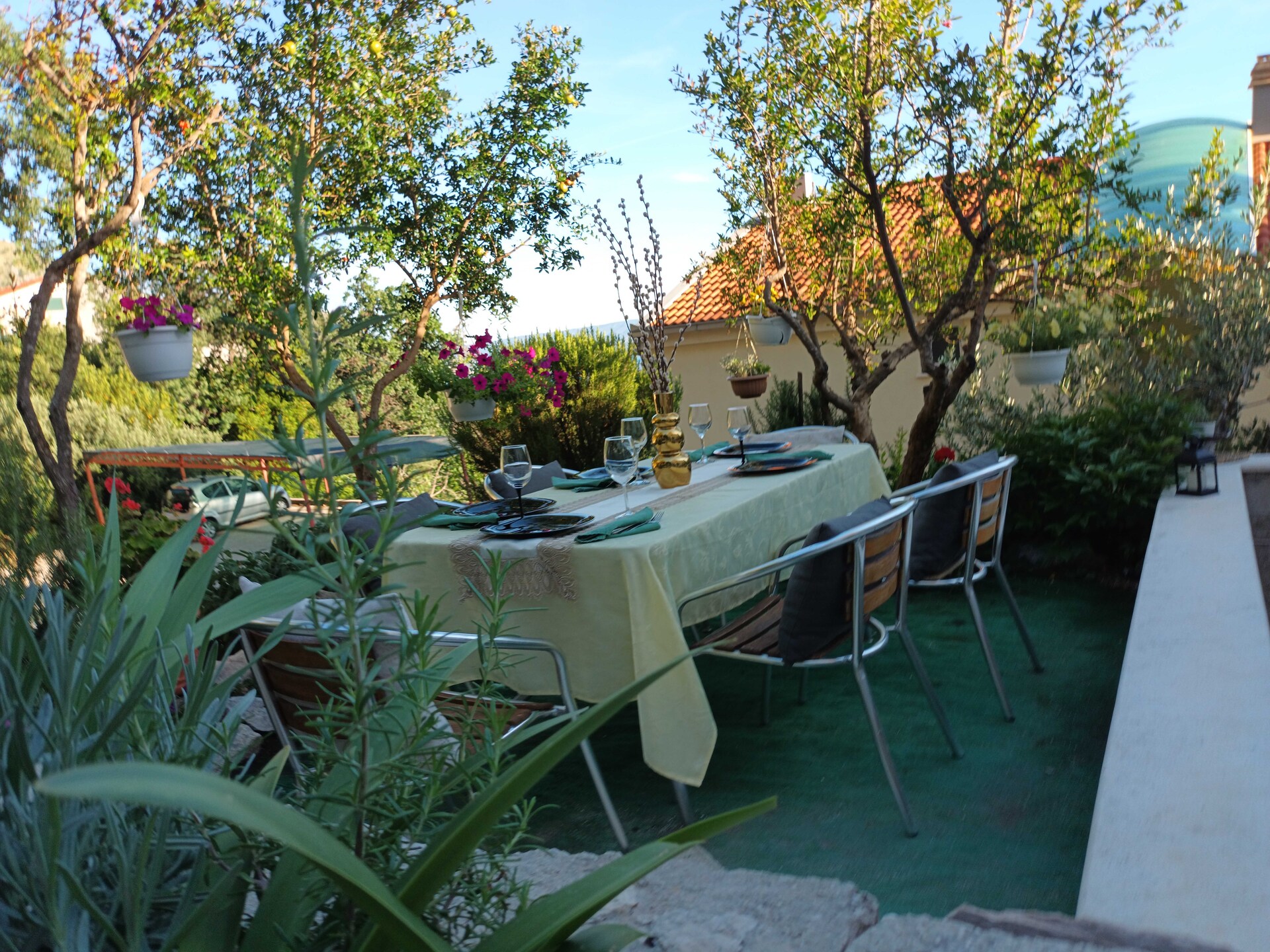 Zonovergoten vakantiehuis met jacuzzi en tuin op 2,5 km van het strand van Omiš - foto 41