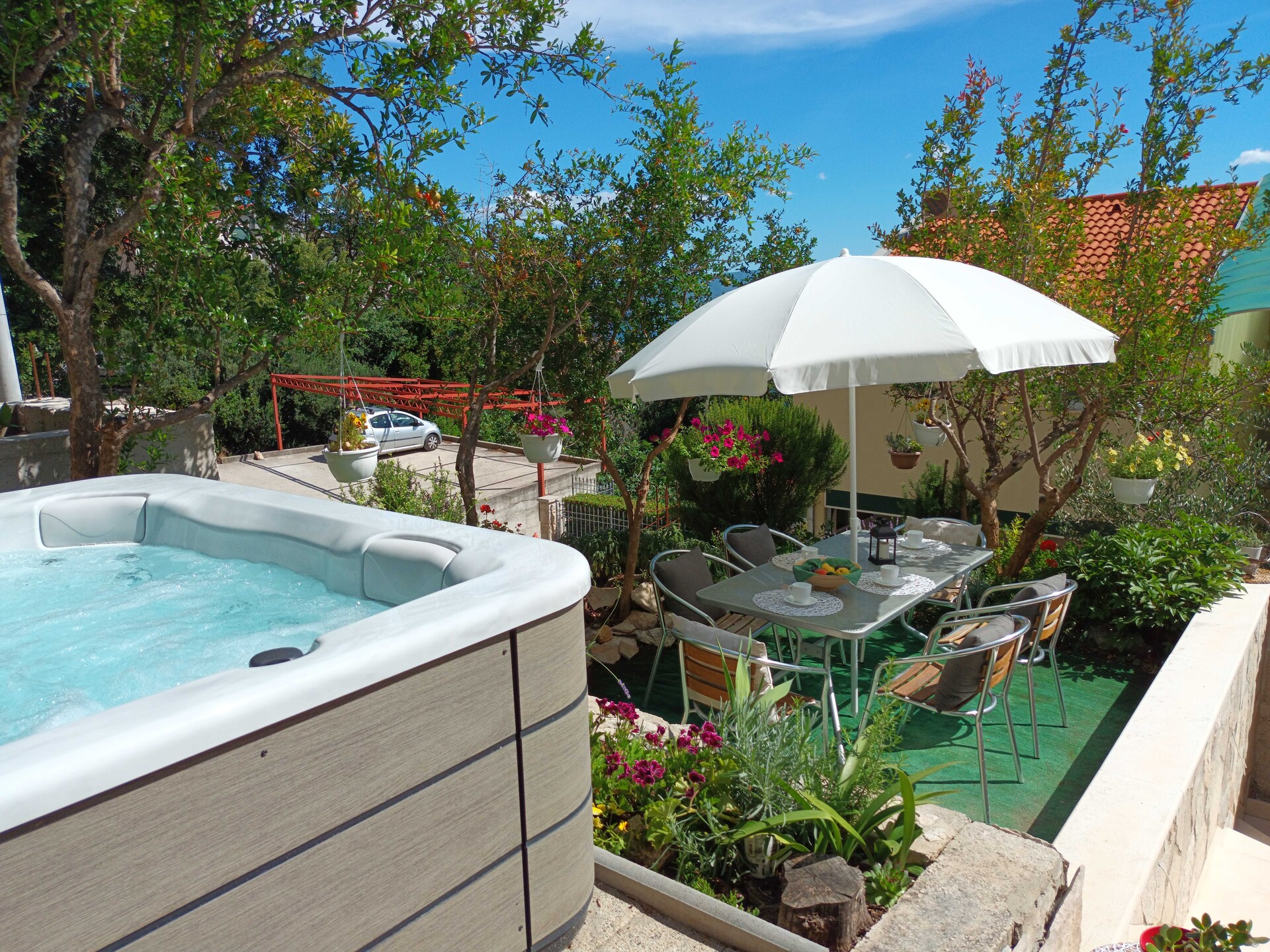 Zonovergoten vakantiehuis met jacuzzi en tuin op 2,5 km van het strand van Omiš - foto 50