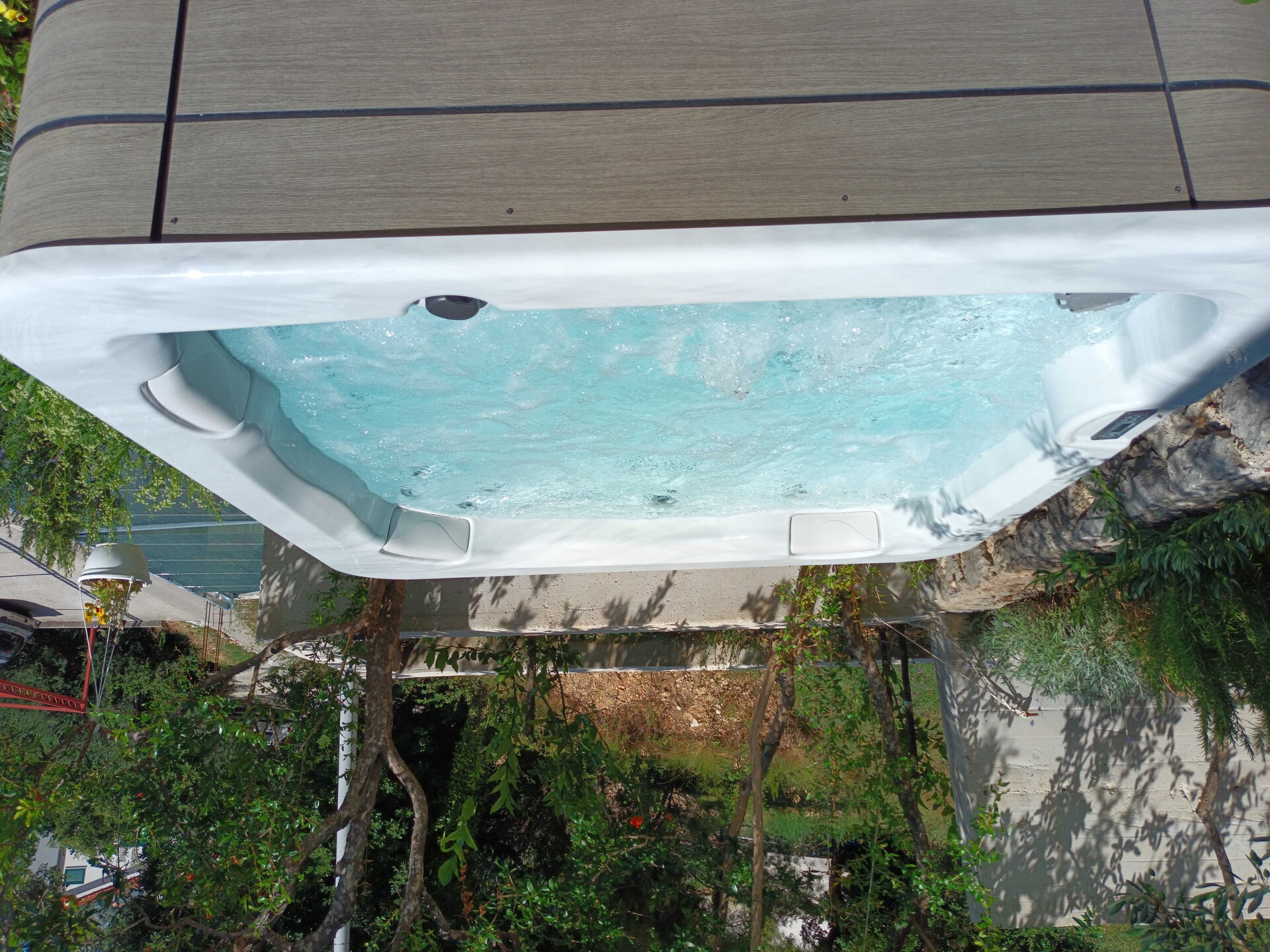 Zonovergoten vakantiehuis met jacuzzi en tuin op 2,5 km van het strand van Omiš - foto 52