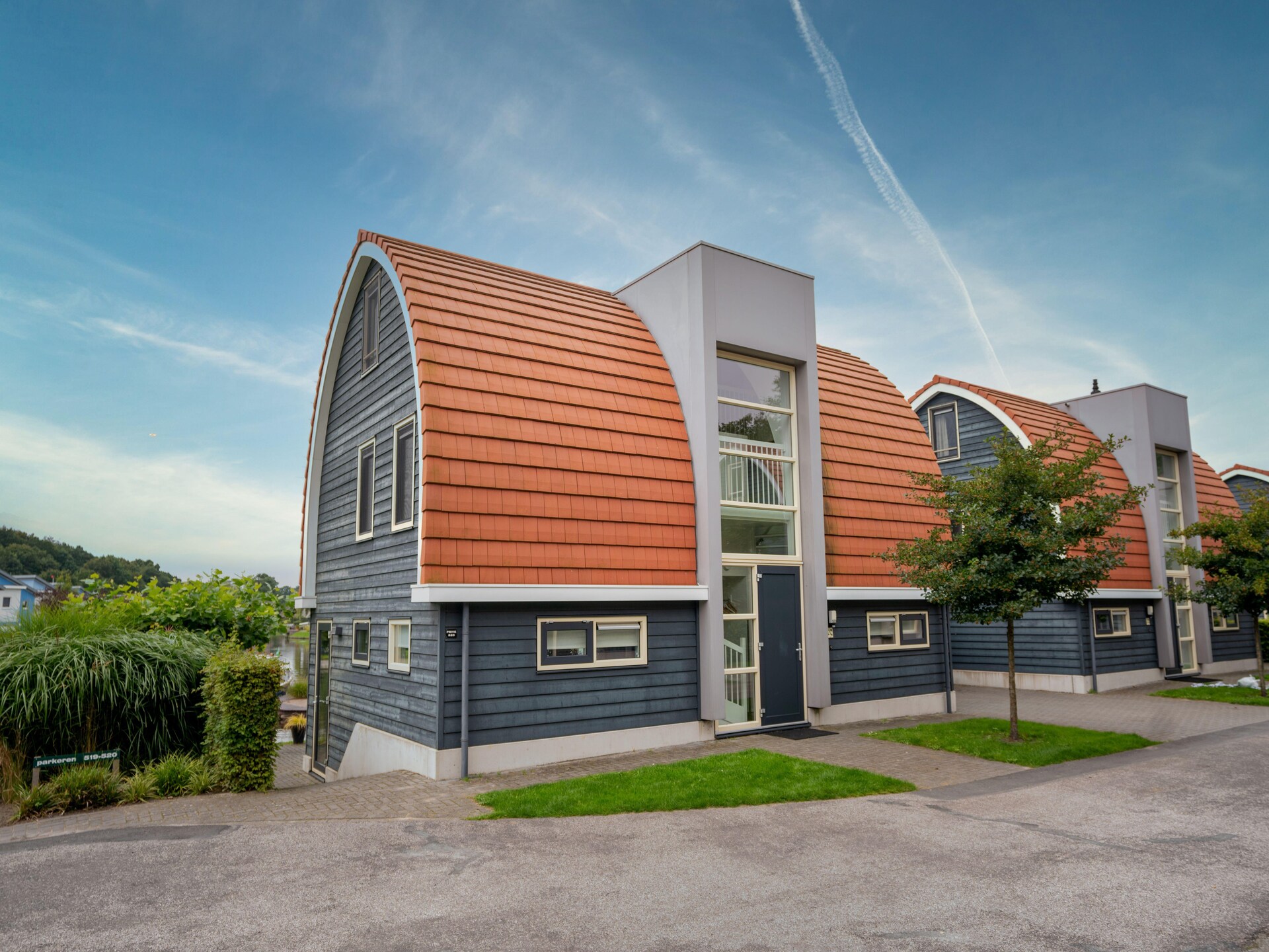 Luxe vakantiehuis met privé zwembad aan water op Waterpark De Bloemert - foto 2