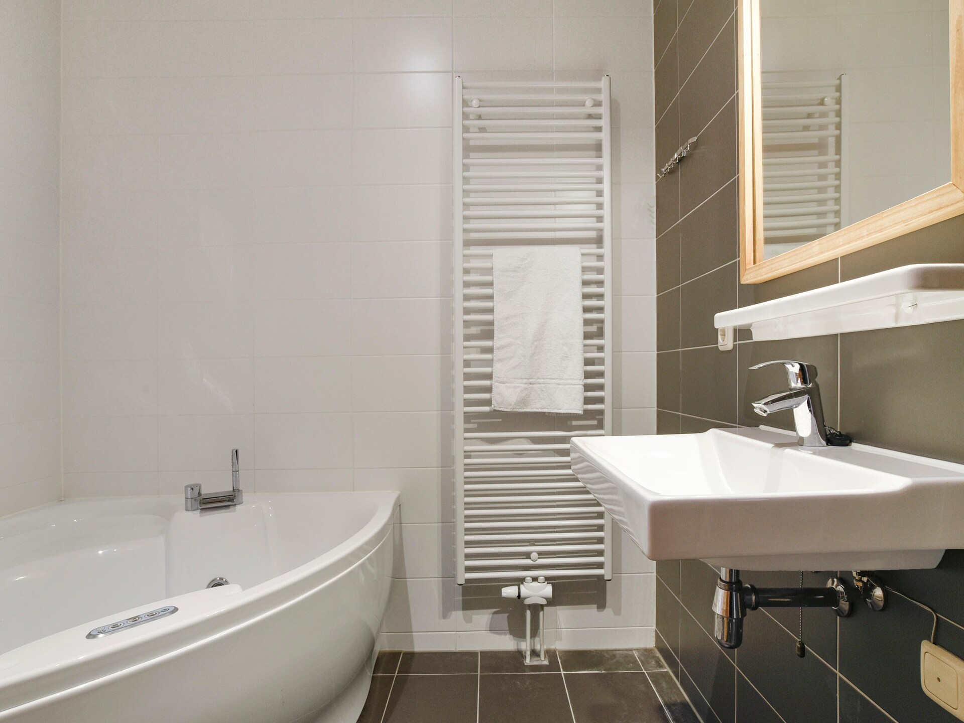 Luxe watervilla met sauna en aanlegsteiger aan het Zuidlaardermeer - foto 8