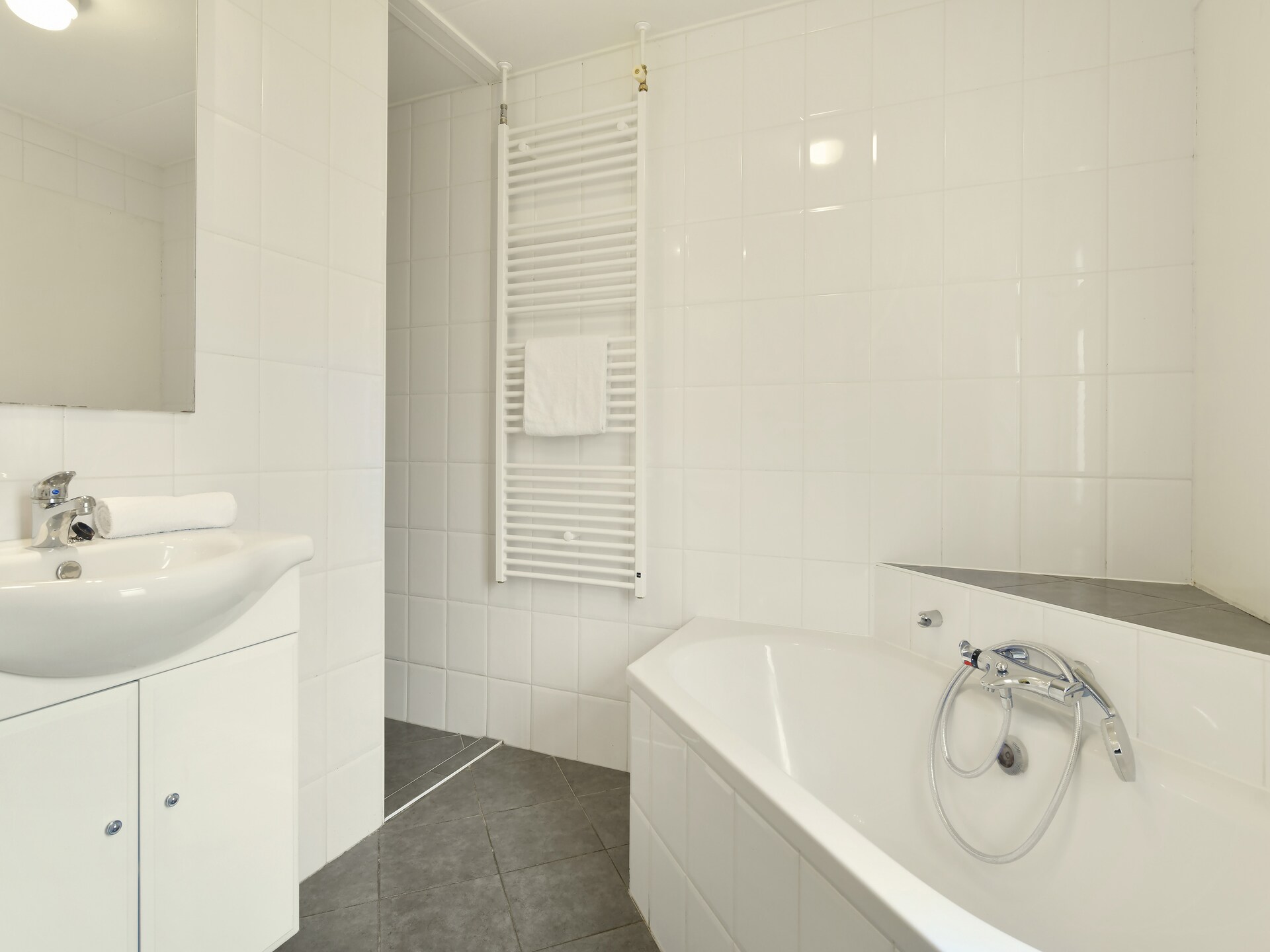 Comfortabel vakantiehuis aan Zuidlaardermeer in bosrijk Waterpark De Bloemert - foto 10