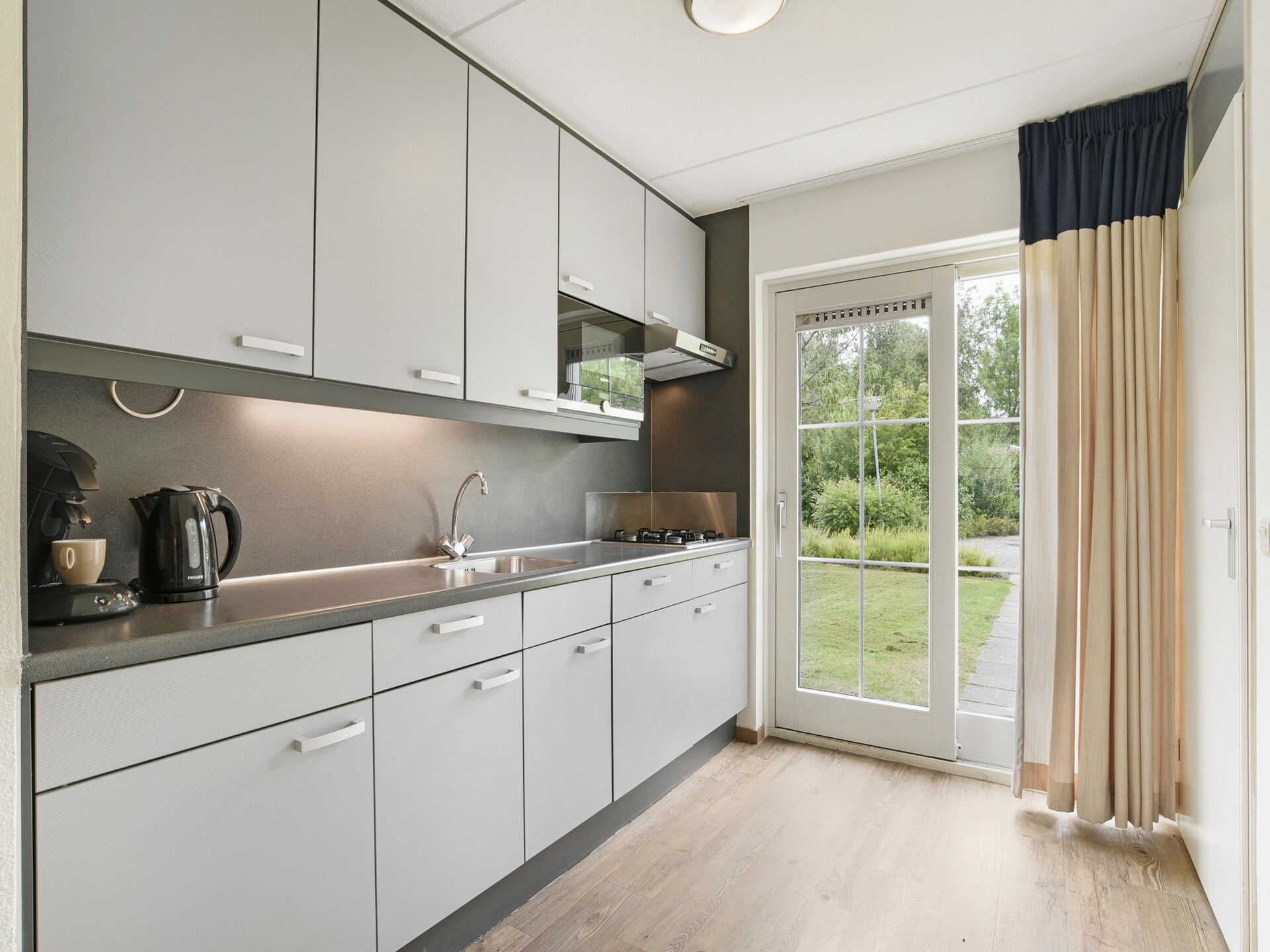 Halfvrijstaand vakantiehuis aan Grevelingenmeer met sauna en tuin - foto 8