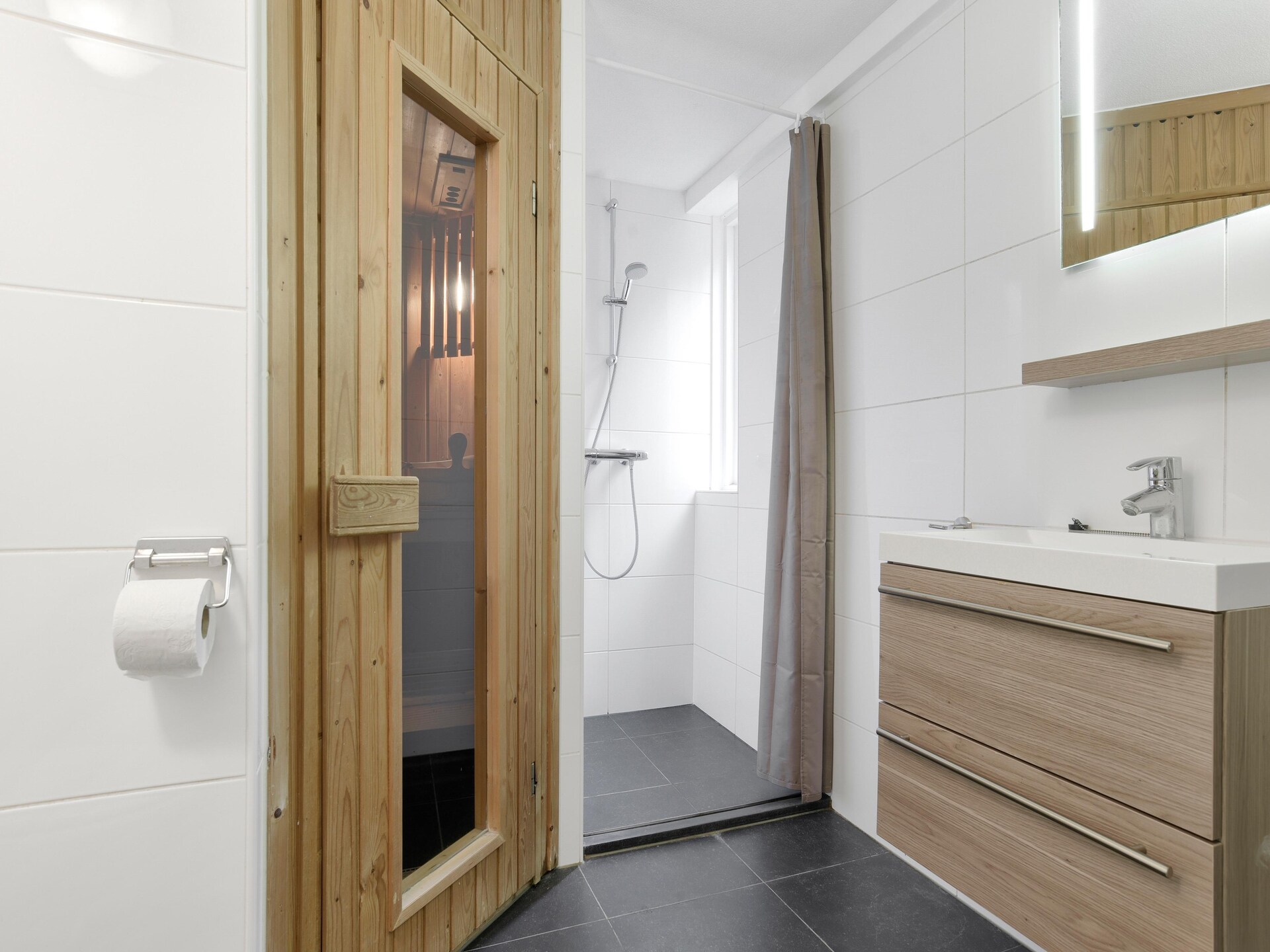 Vrijstaand vakantiehuis aan Grevelingenmeer met sauna en tuin - foto 10
