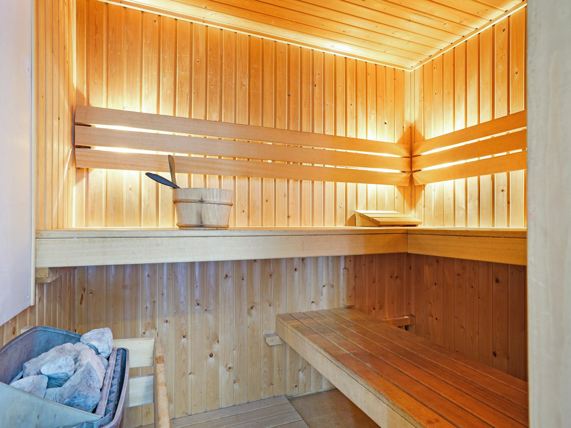 Vrijstaand vakantiehuis met sauna op groen park in Diessen - foto 37