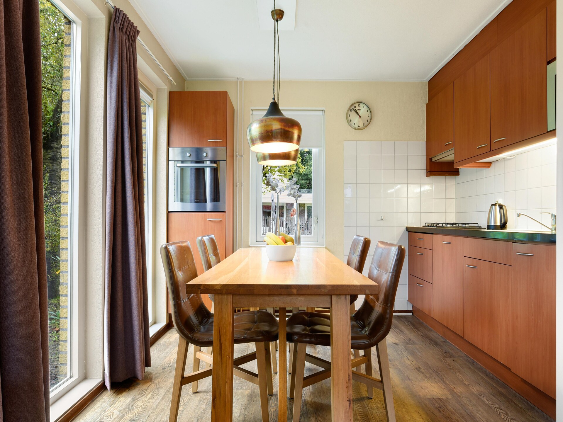 Luxe vakantiehuis met jacuzzi en sauna op groen vakantiepark in Brabant - foto 4