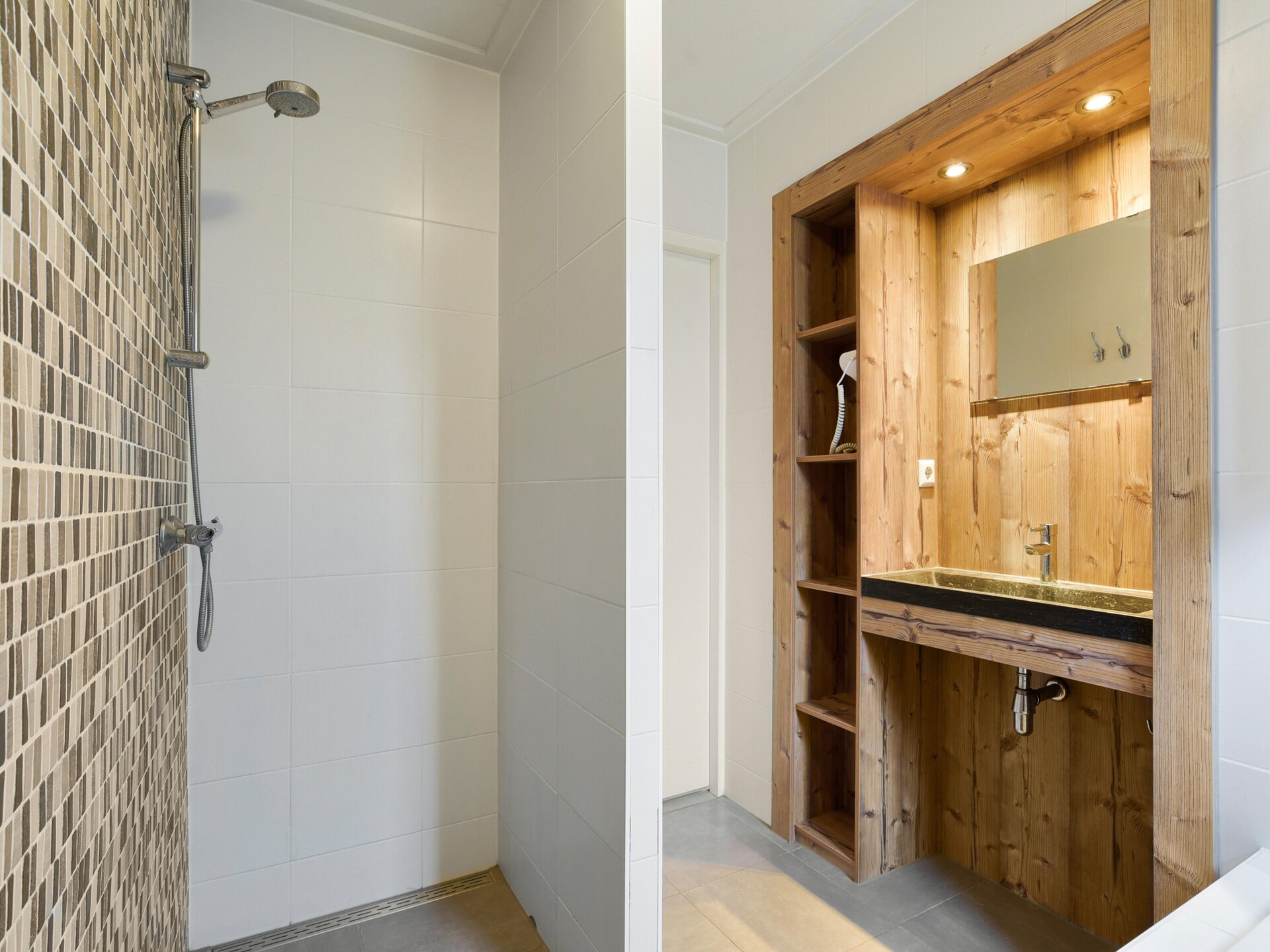 Luxe vakantiehuis met jacuzzi en sauna op groen vakantiepark in Brabant - foto 8