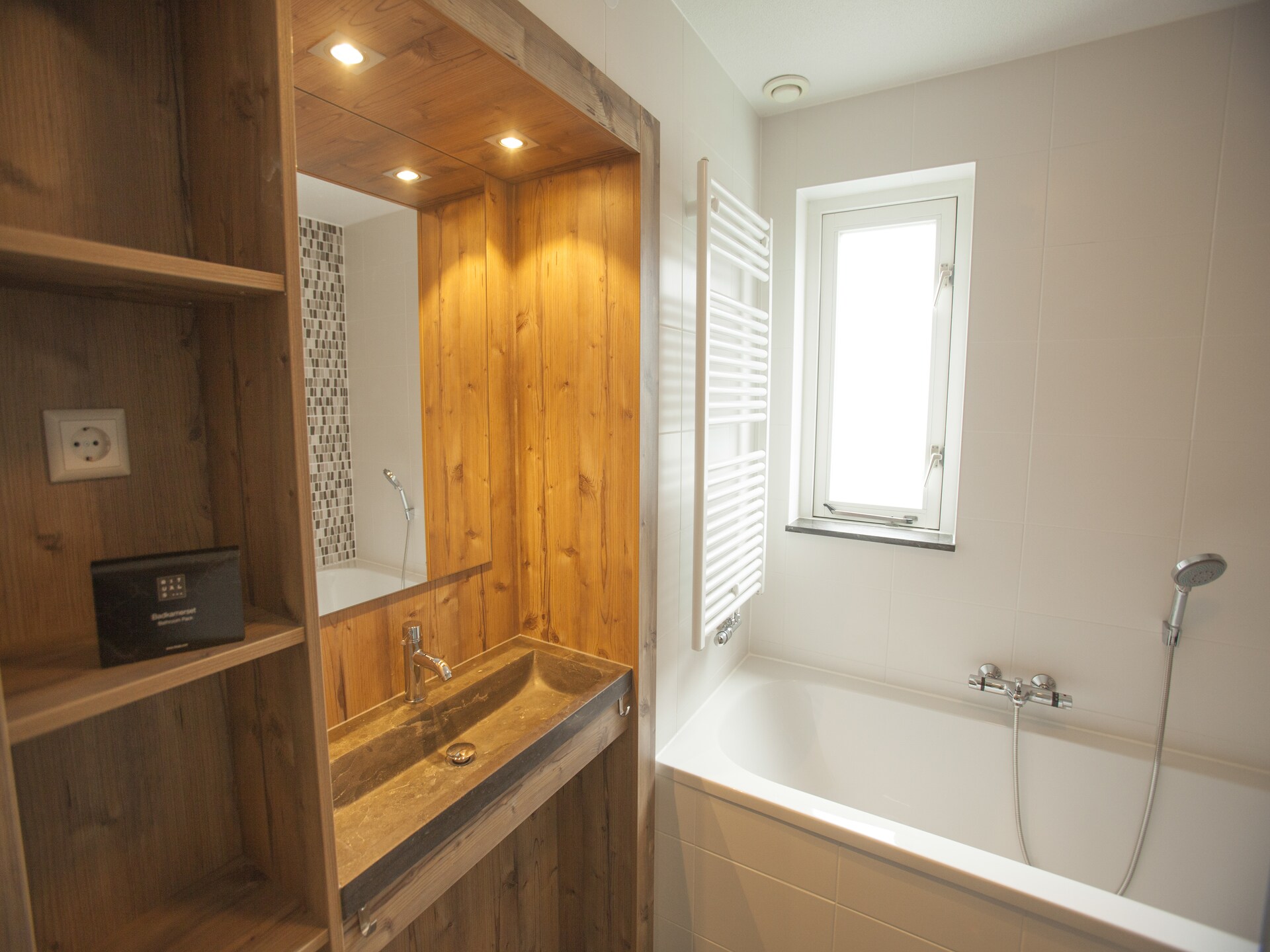 Luxe vakantiehuis met jacuzzi en sauna op groen vakantiepark in Brabant - foto 9