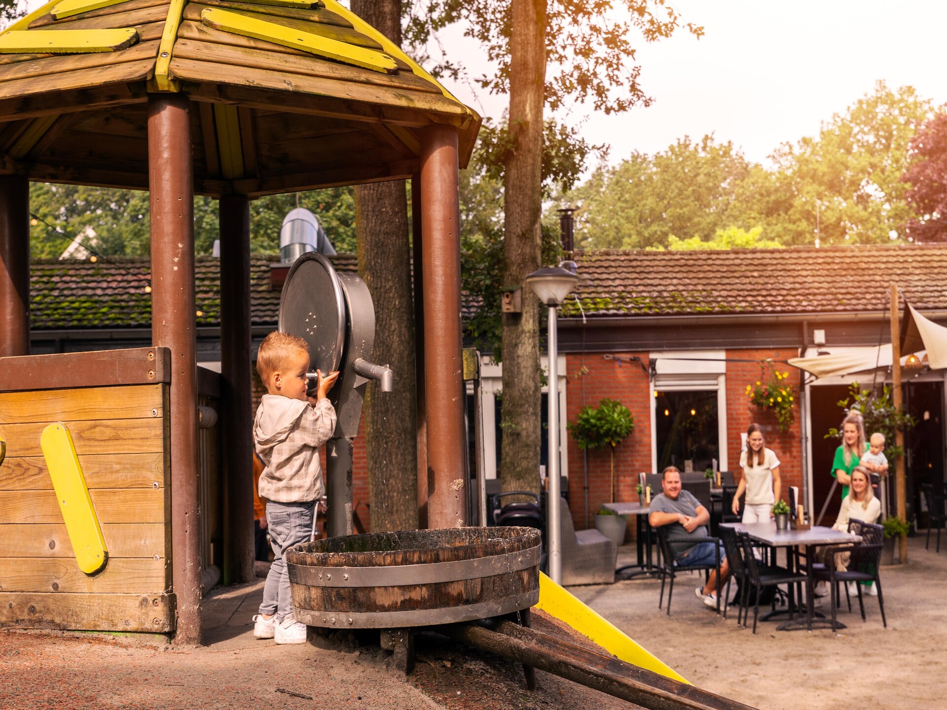Charmante boshut op de Veluwe bij Parc Heihaas in Putten - foto 22