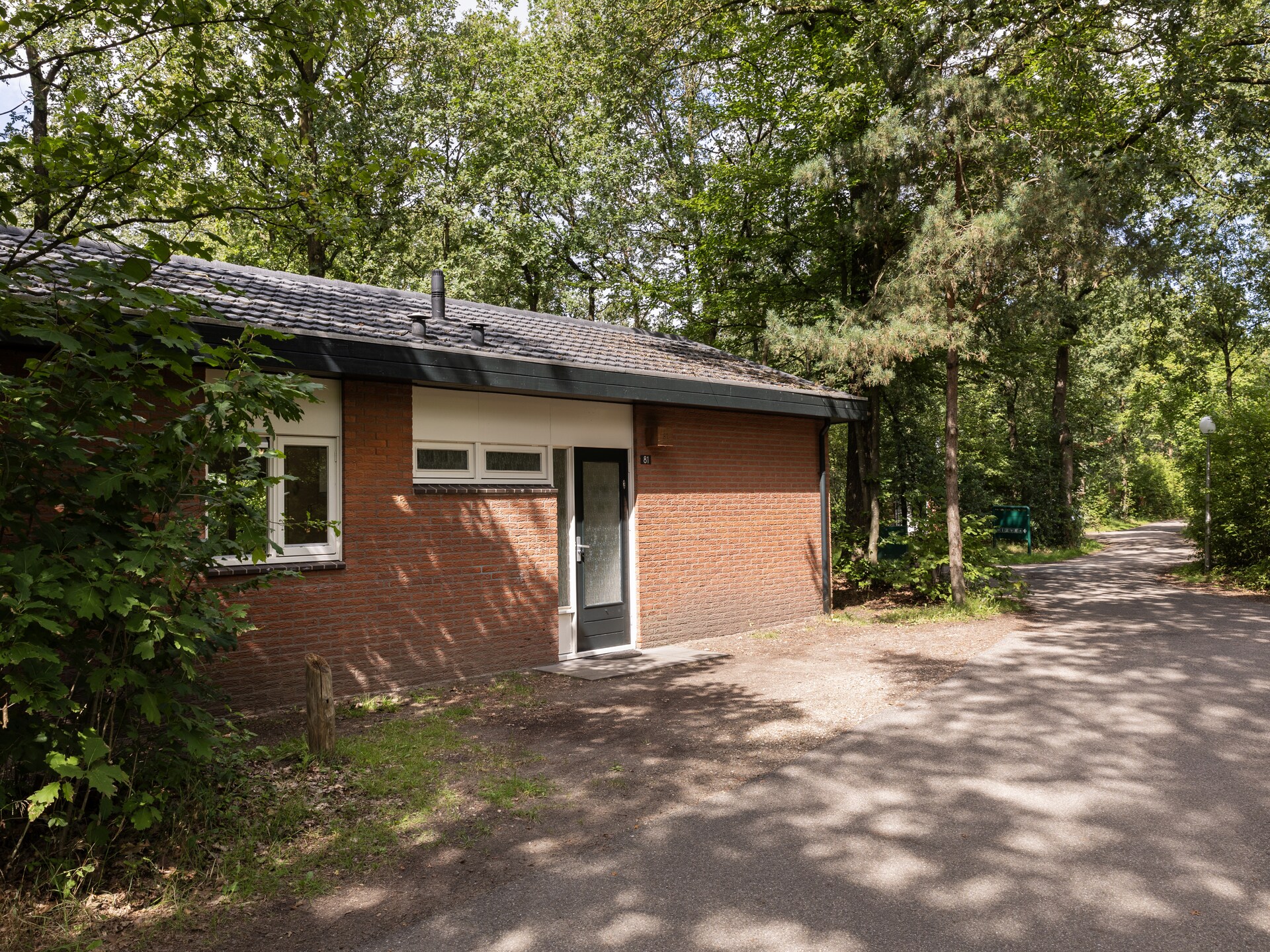 Charmante boshut op de Veluwe bij Parc Heihaas in Putten - foto 2