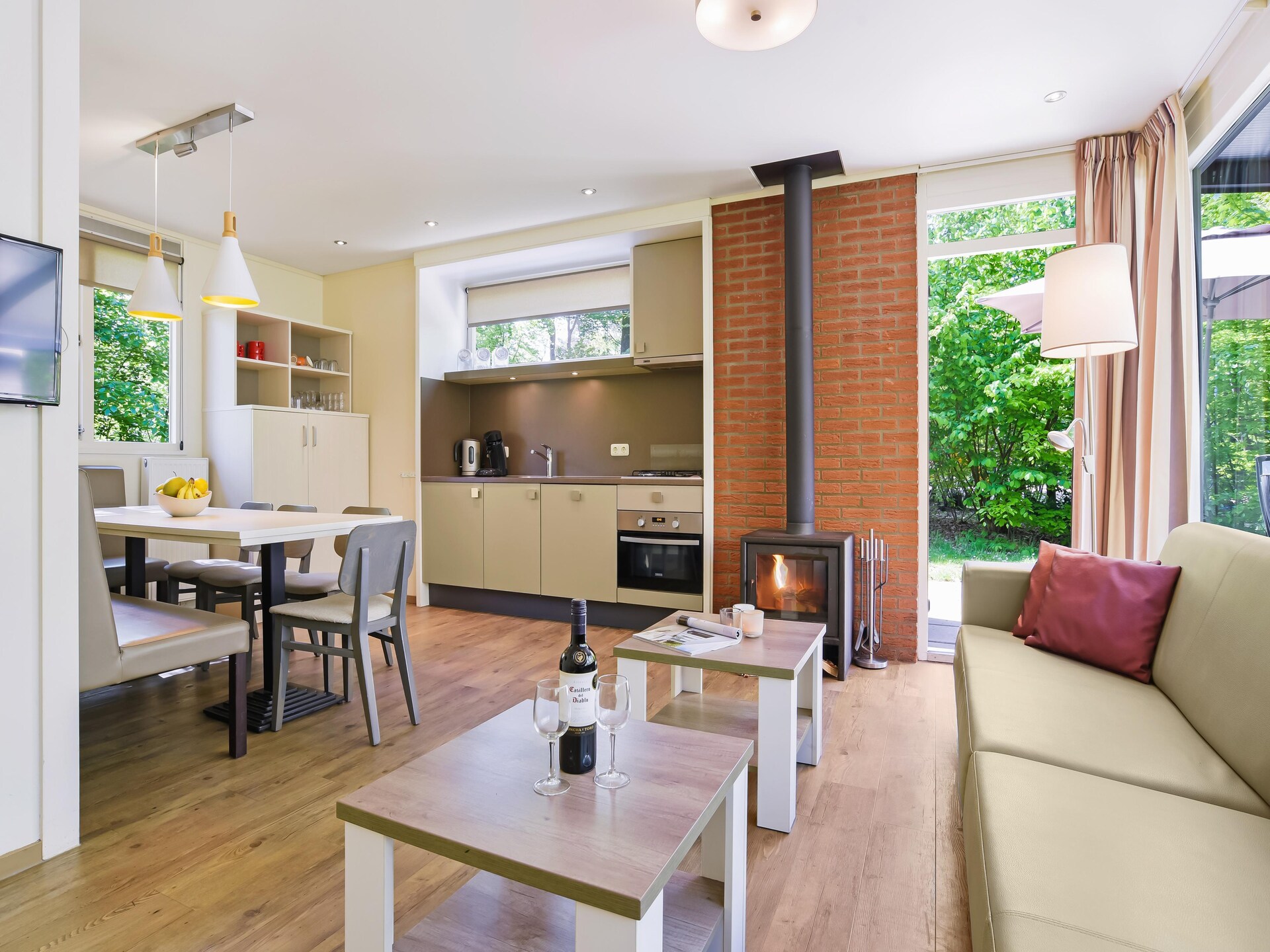 Vrijstaande bungalow voor 8 personen op bosrijk vakantiepark Parc Heihaas - foto 2