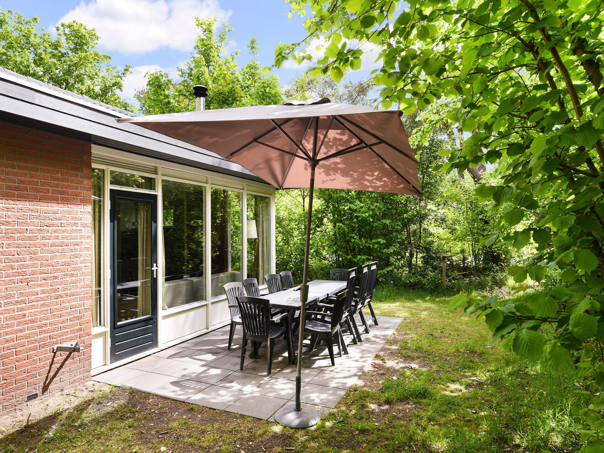 Vrijstaande bungalow met open haard op bosrijk vakantiepark Parc Heihaas - foto 10