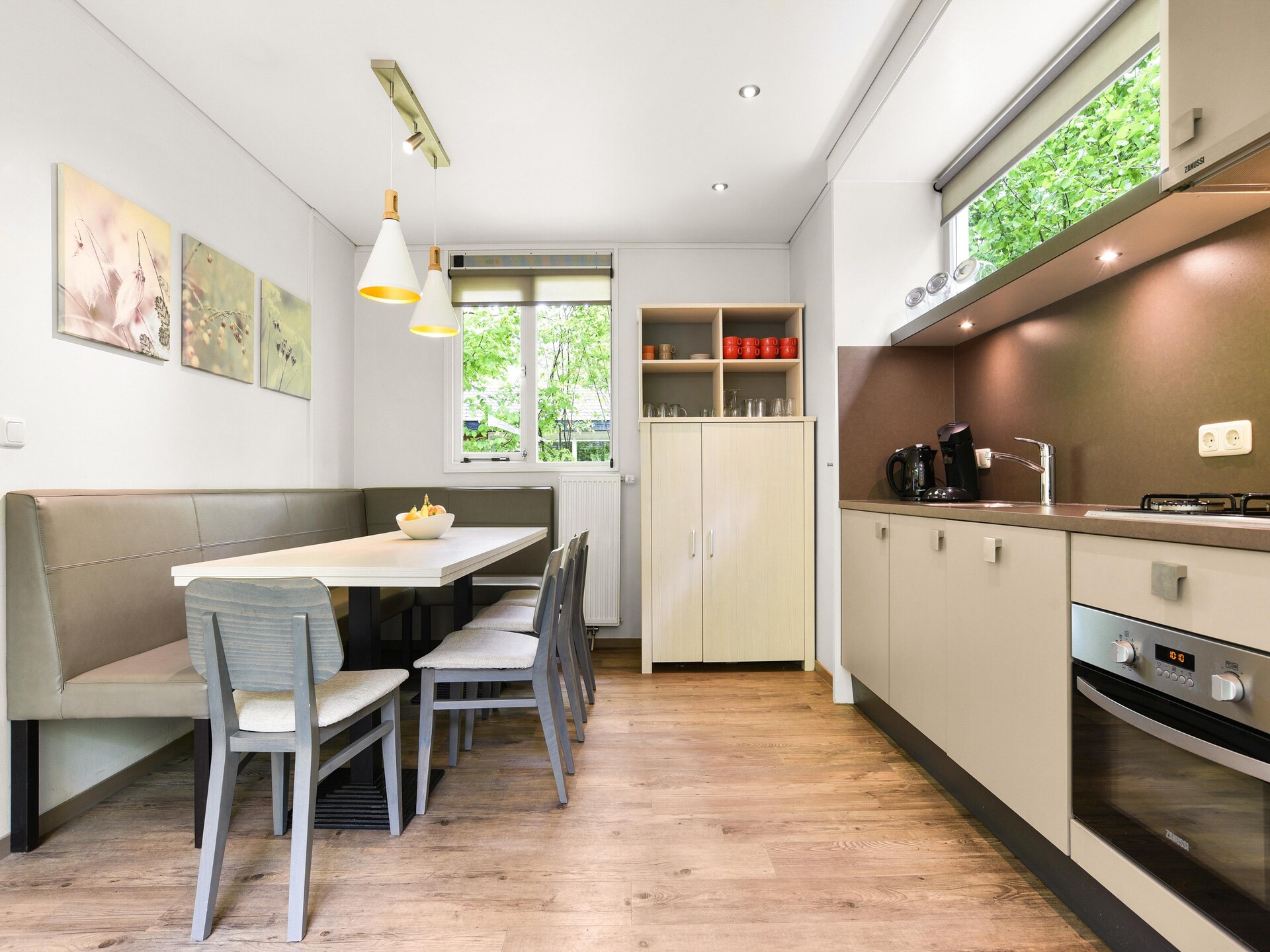 Vrijstaande bungalow met open haard op bosrijk vakantiepark Parc Heihaas - foto 4