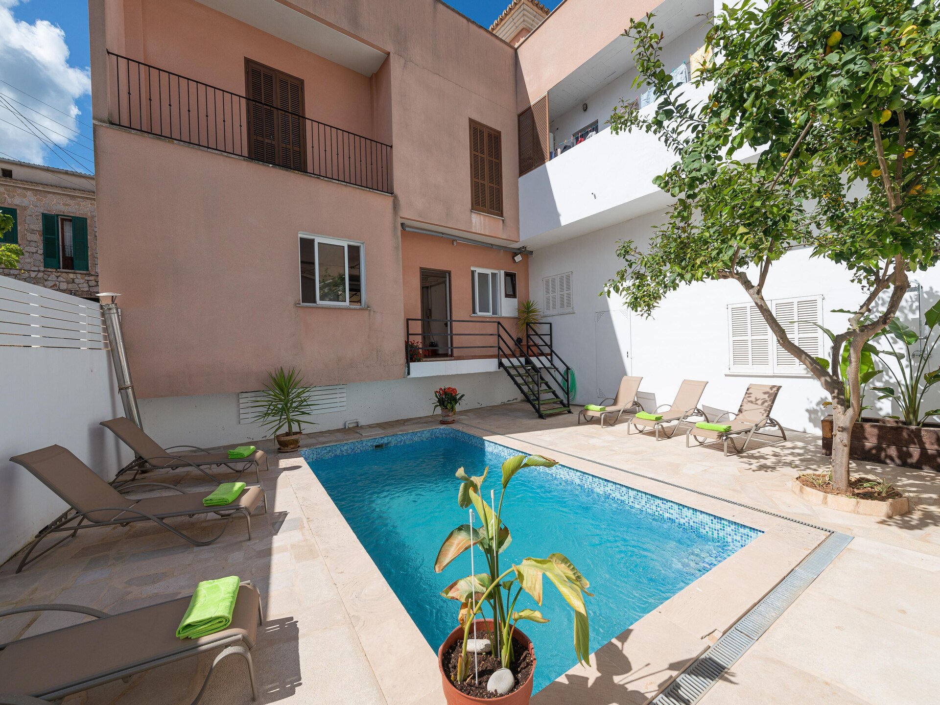 Stijlvol dorpshuis met patio, privézwembad en jacuzzi in Maria de la Salut - foto 1
