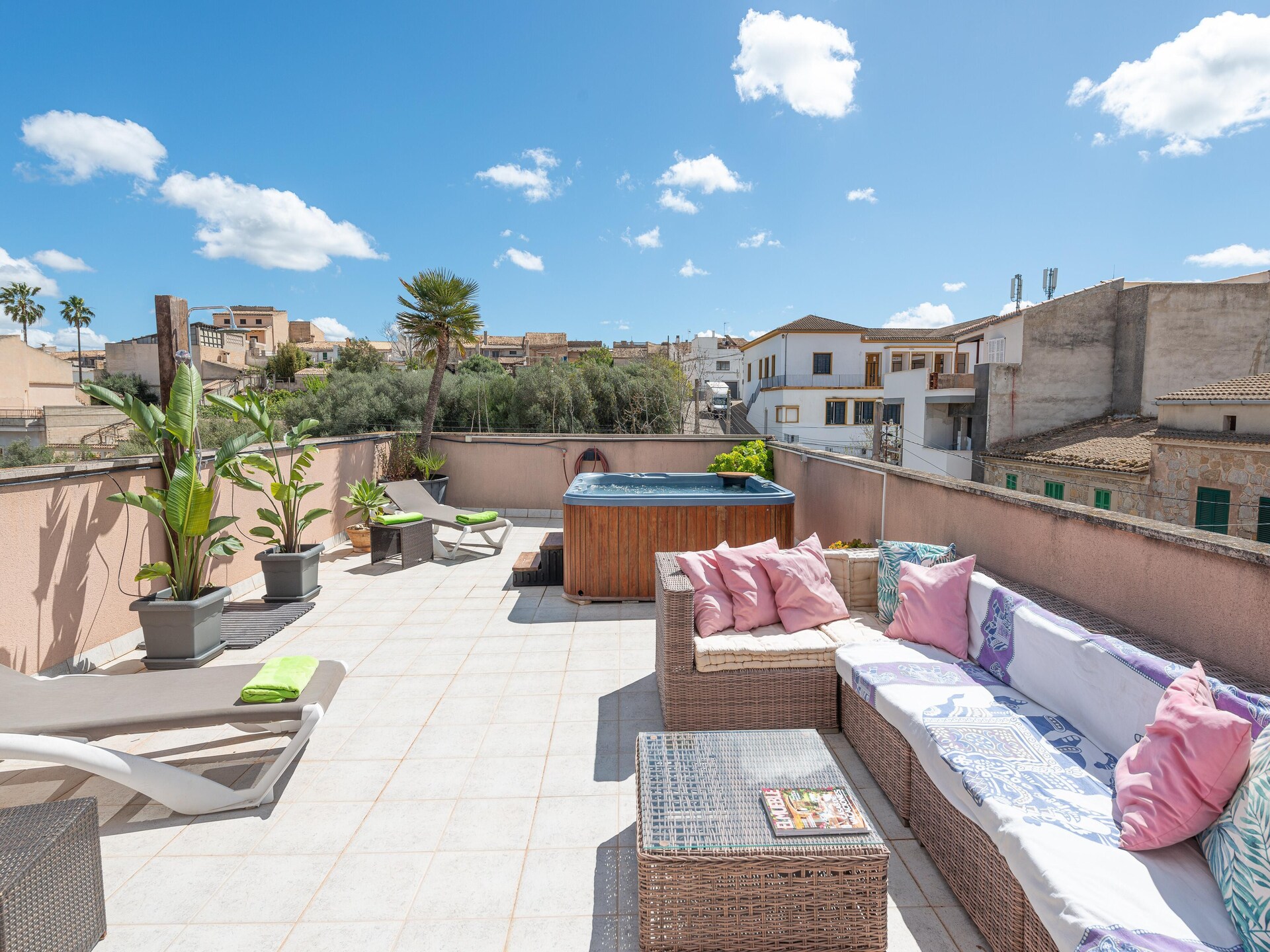 Stijlvol dorpshuis met patio, privézwembad en jacuzzi in Maria de la Salut - foto 36