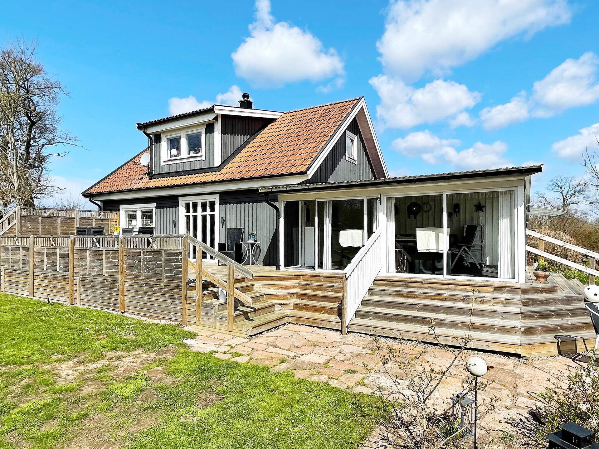 Licht vakantiehuis in Färjestaden met wintertuin en terras - foto 1