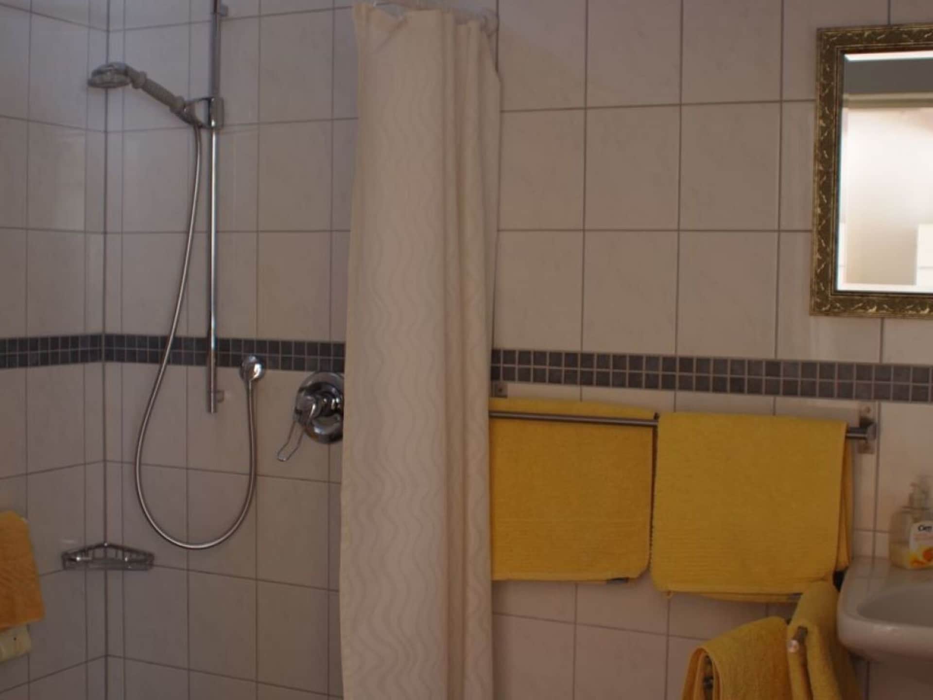 Op 1,0 km van het centrum: rustig vakantiehuis in Titisee-Neustadt - foto 10