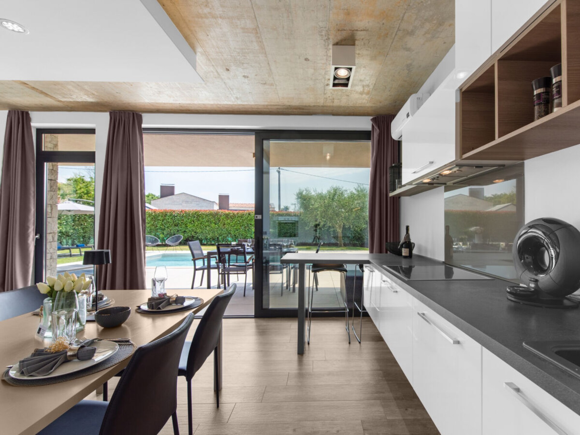Design villa in Dracevac: 4 personen, 2 slaapkamers, 100m² pure rust - foto 24