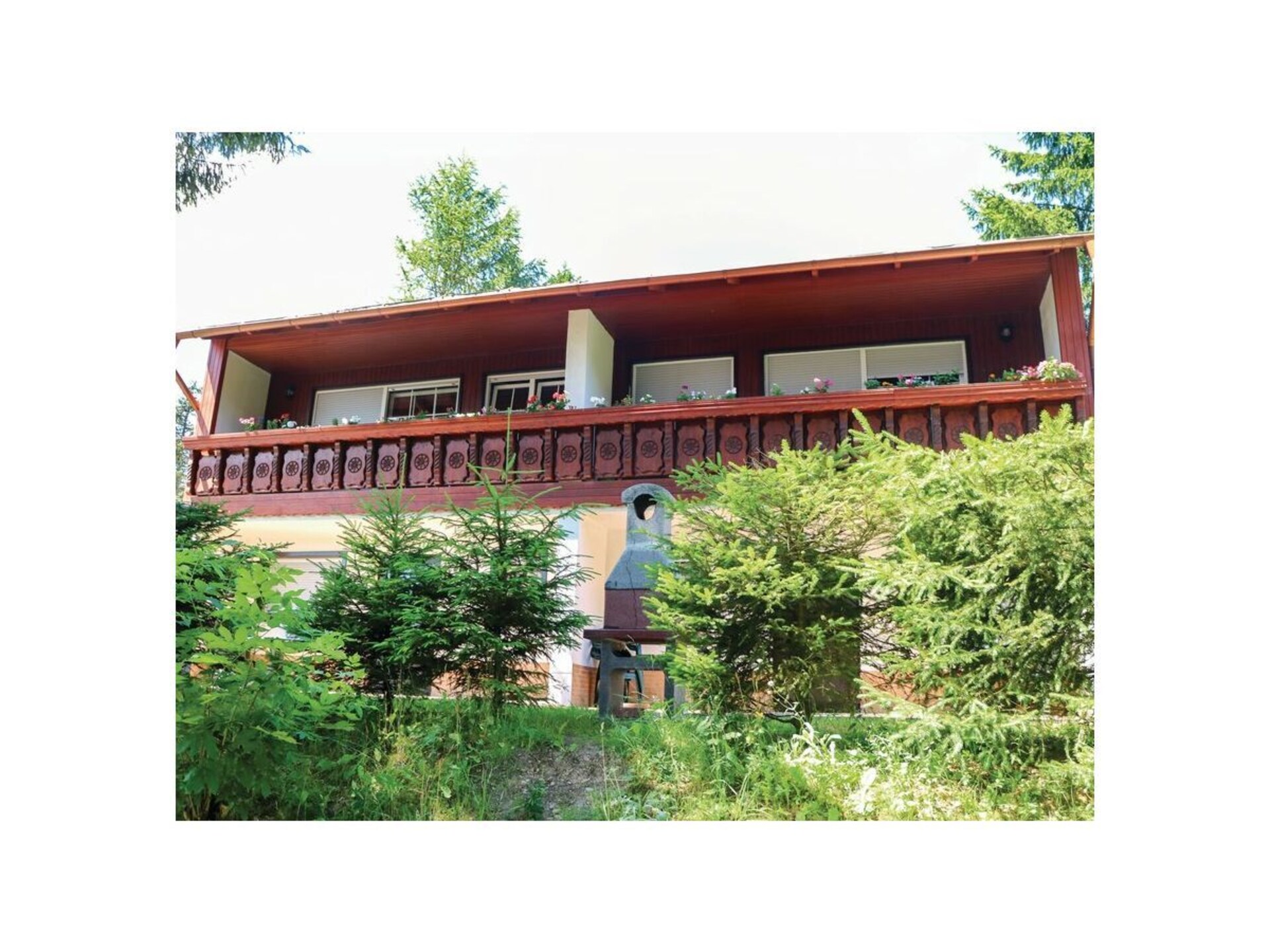 Rustiek vakantiehuis aan de bosrand met weids bergpanorama in Schnett - foto 1