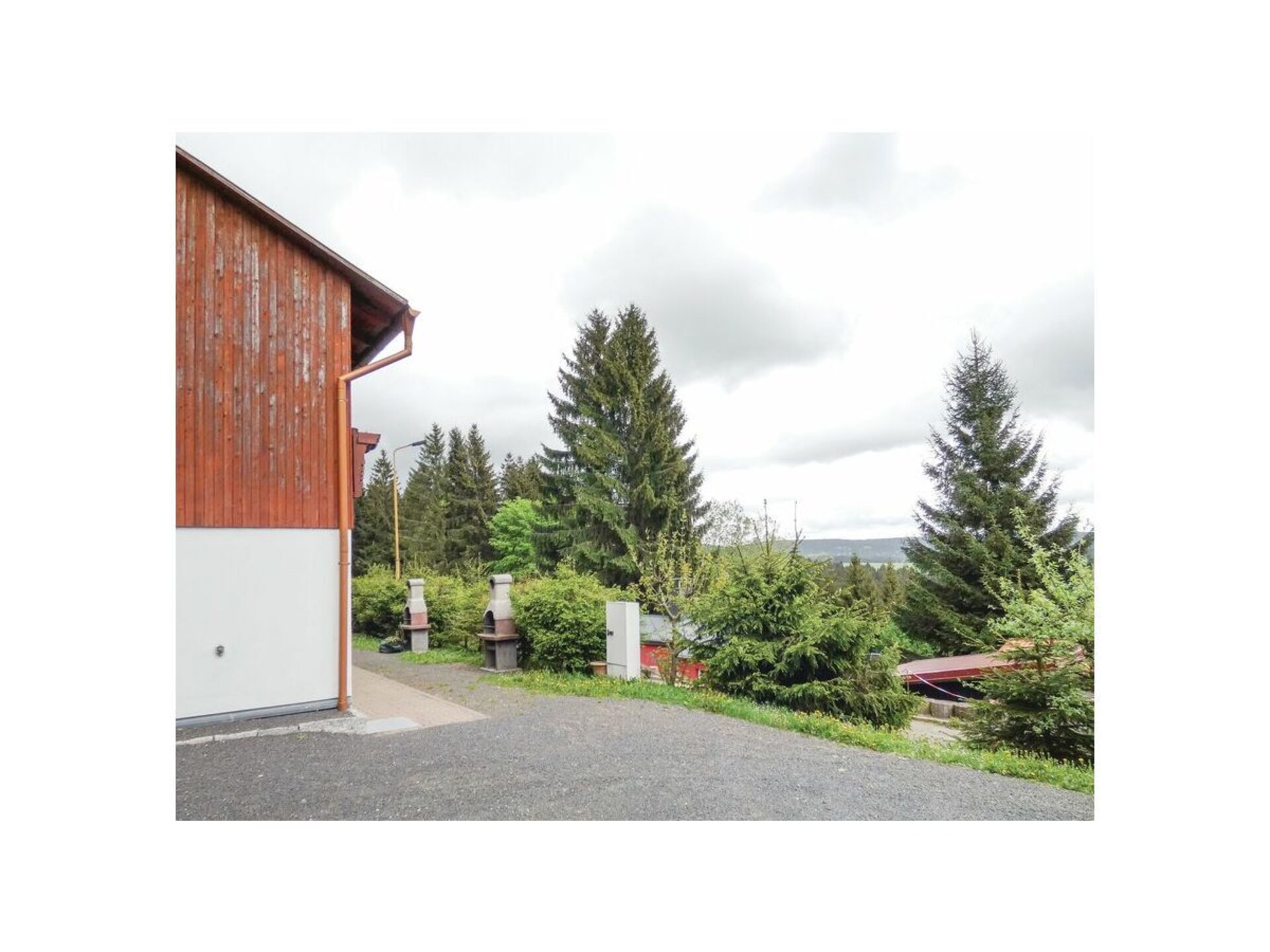 Rustiek vakantiehuis aan de bosrand met weids bergpanorama in Schnett - foto 11