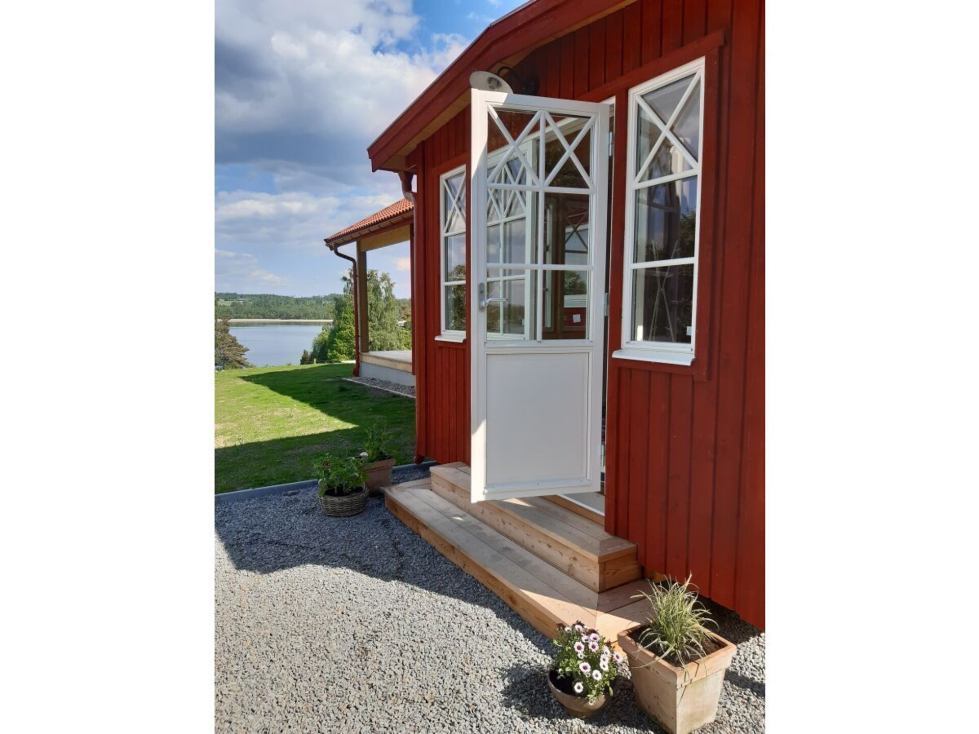 Traditioneel Zweeds huis aan het meer in Hjältevad voor 5 personen - foto 1