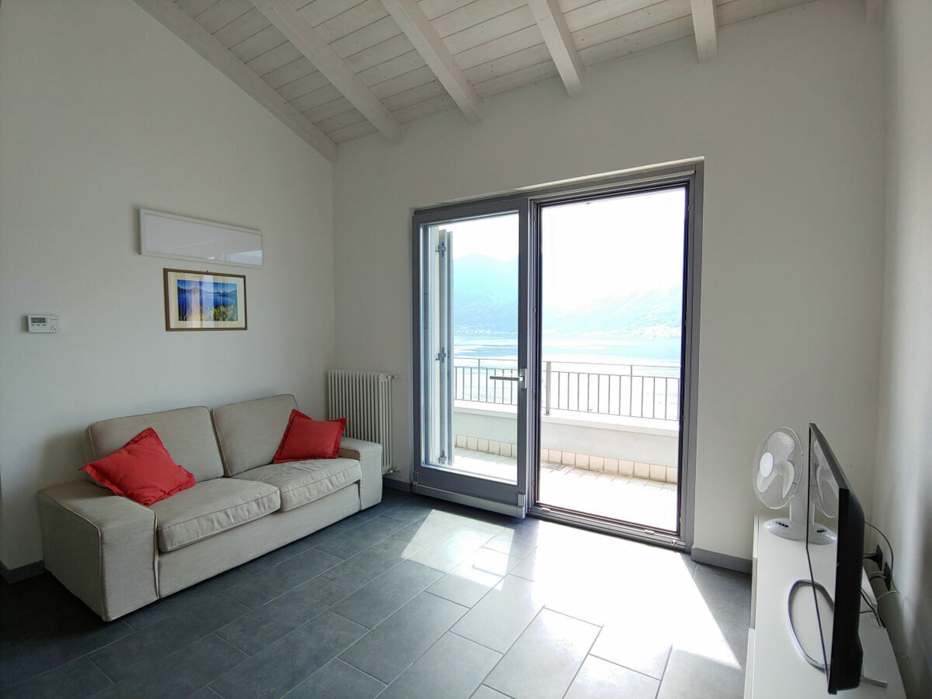 Modern appartement met zwembad en panoramisch uitzicht op het Comomeer - foto 16
