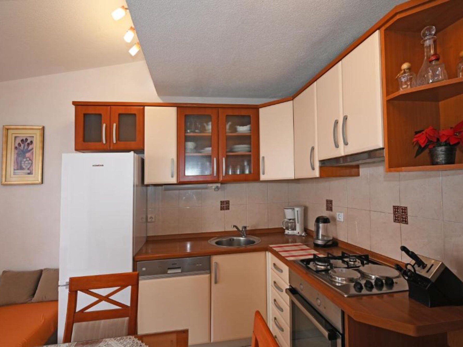 Appartement met terras en zwembadzicht op 50 m van strand in Slatine - foto 4