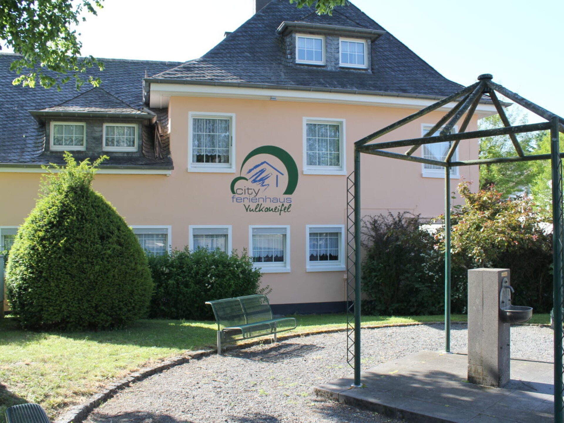 Gerennoveerd vakantiehuis met sauna in centrum Daun, Eifel - foto 2