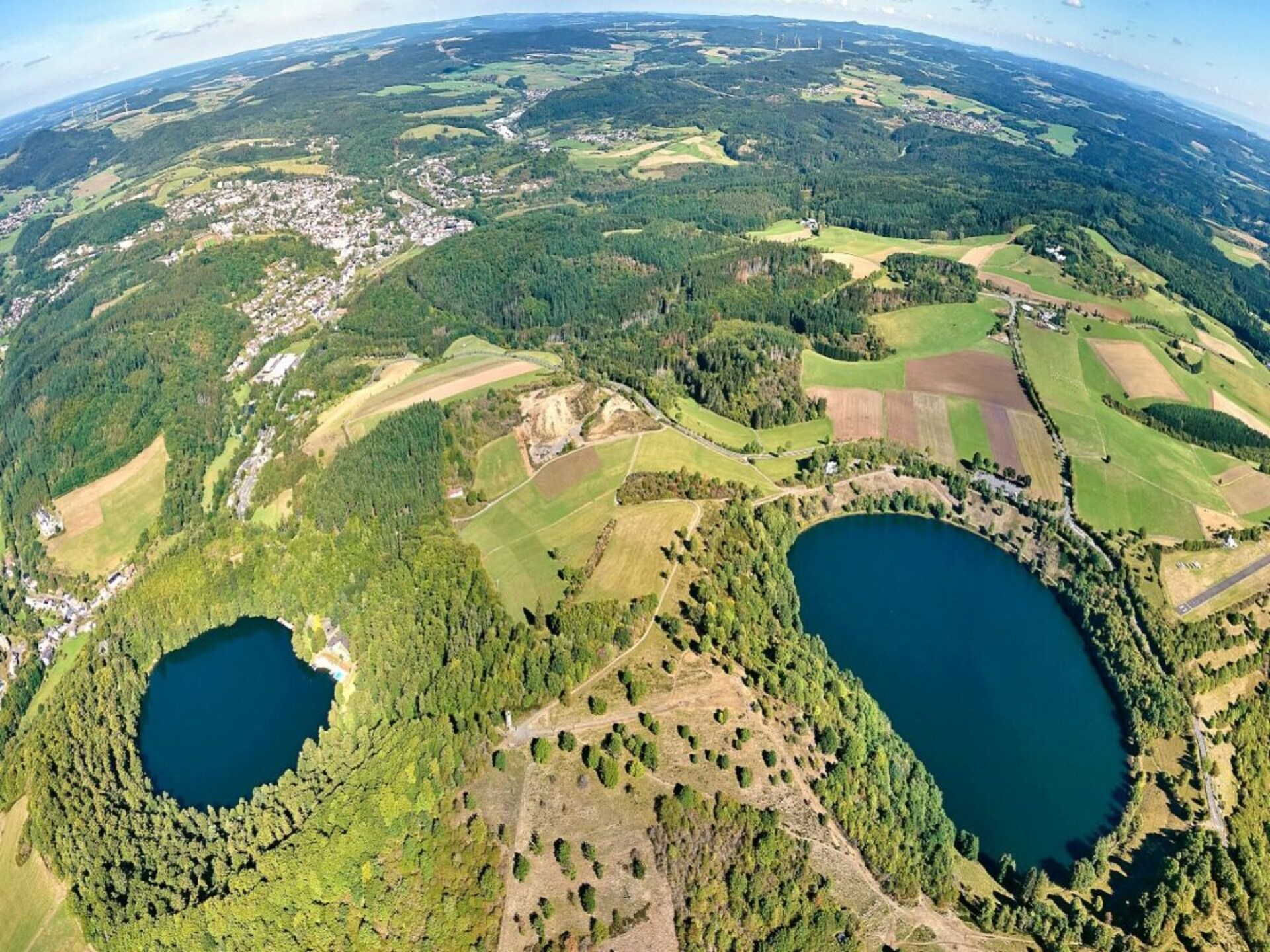 Vakantiehuis 6p met whirlpool en uitzicht op de Schalkenmehrener Maar - foto 21