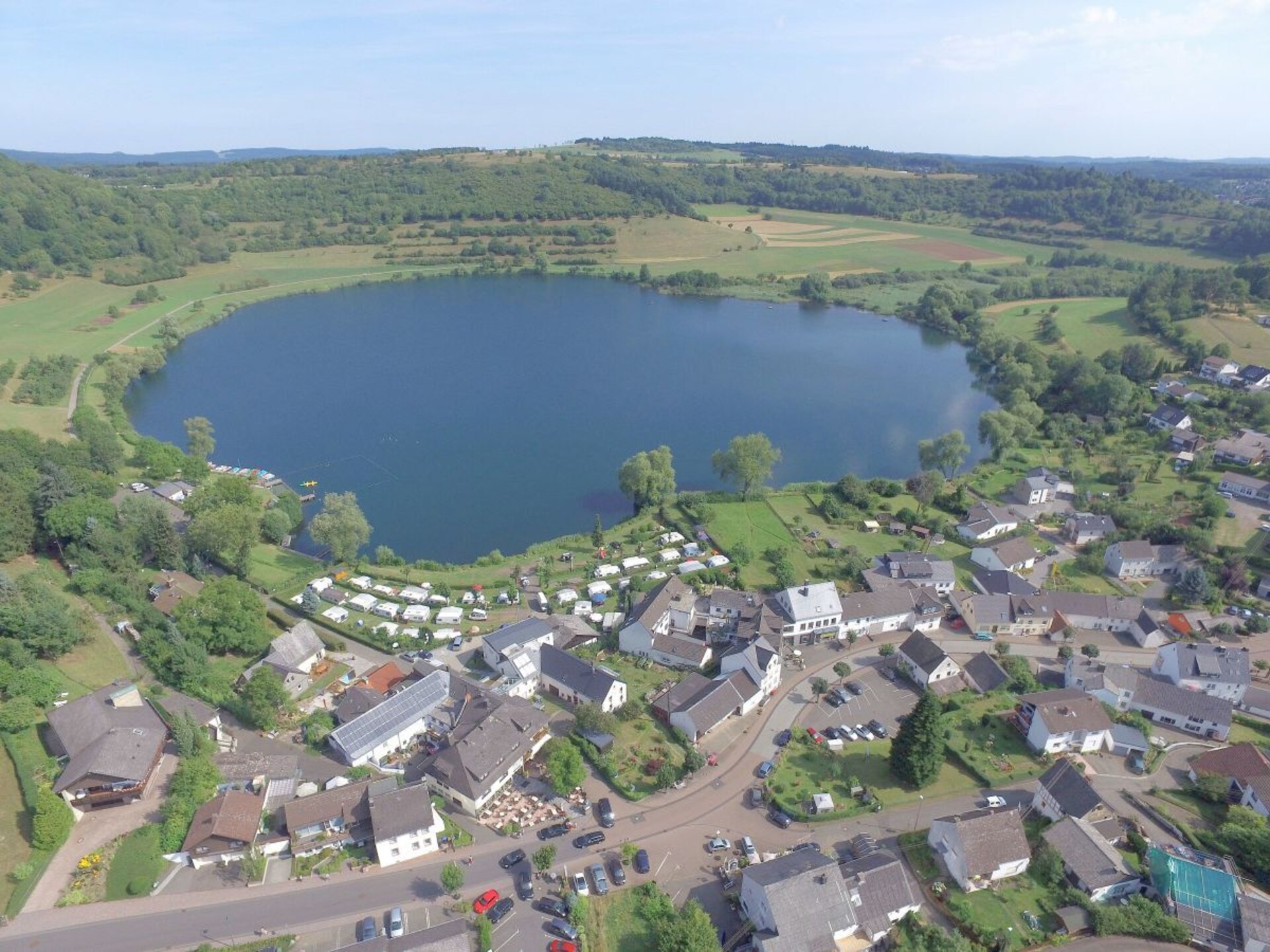 Vakantiehuis 6p met whirlpool en uitzicht op de Schalkenmehrener Maar - foto 42