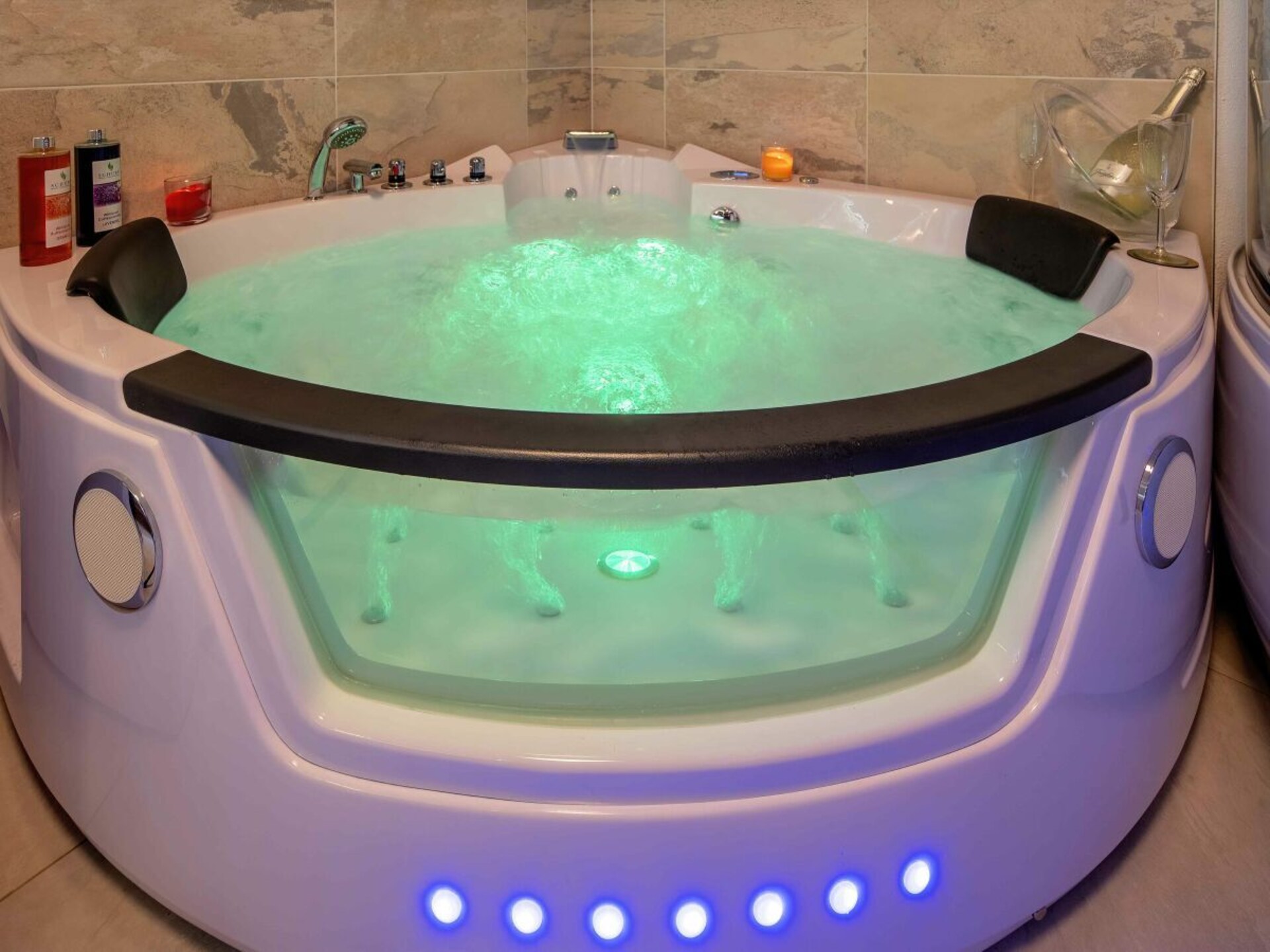 Luxe vakantiechalet met sauna en whirlpools bij het meer van Schalkenmehren - foto 28