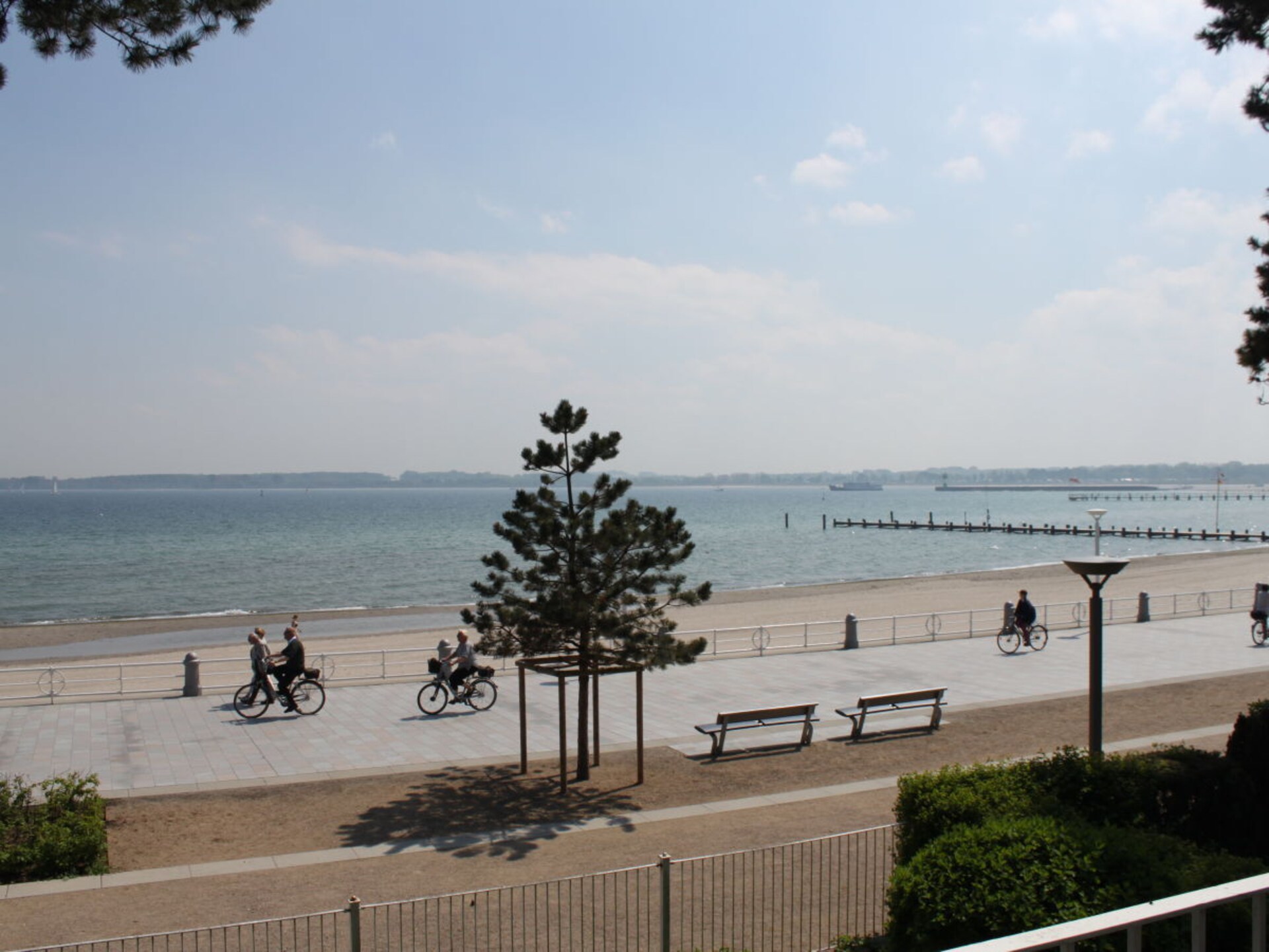 Licht appartement direct aan zee in Travemünde met terras en strandstoel - foto 18