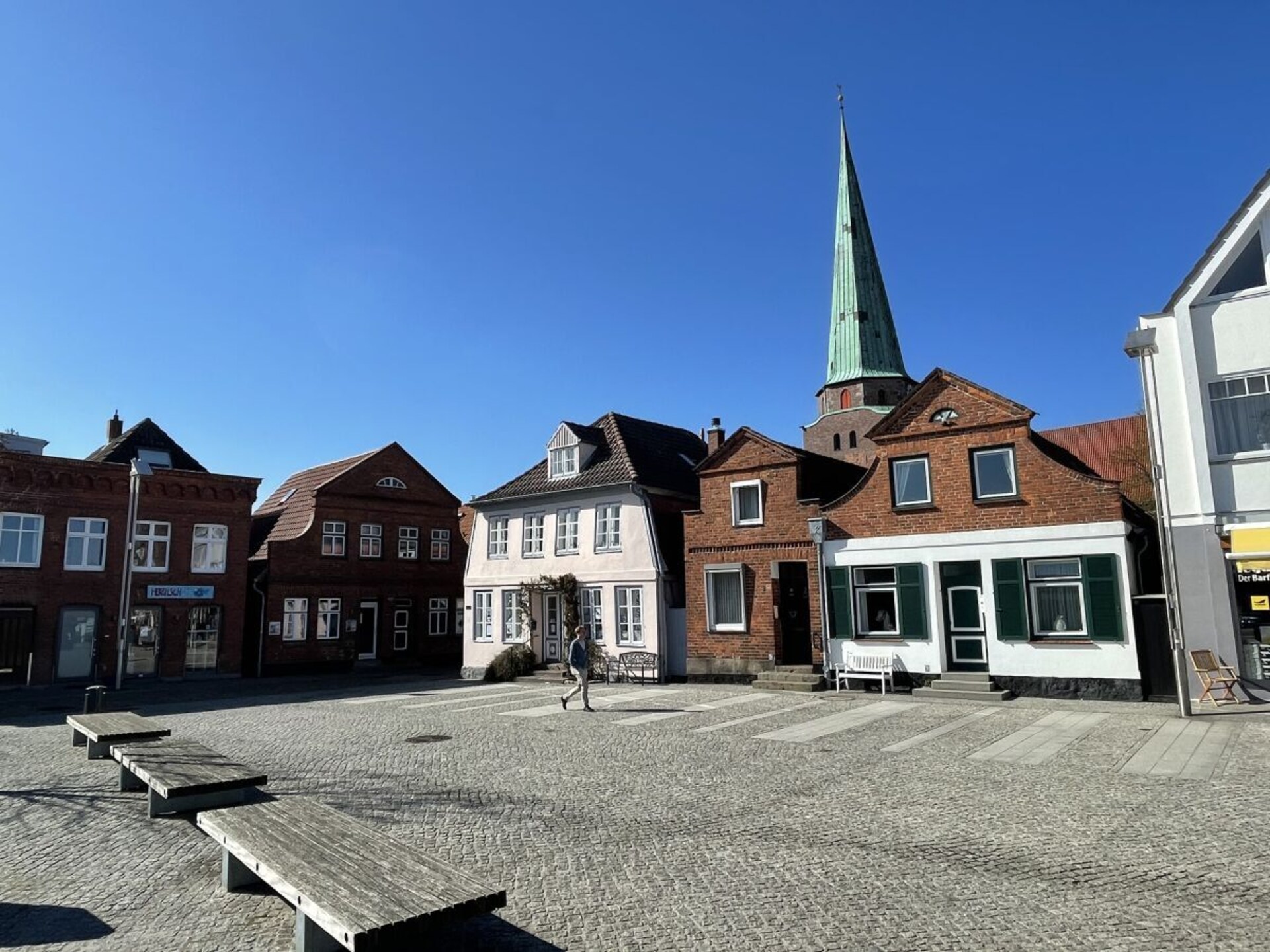Lichte Maisonnette in historisch vakwerkhuis aan de Trave, centrum Travemünde - foto 2