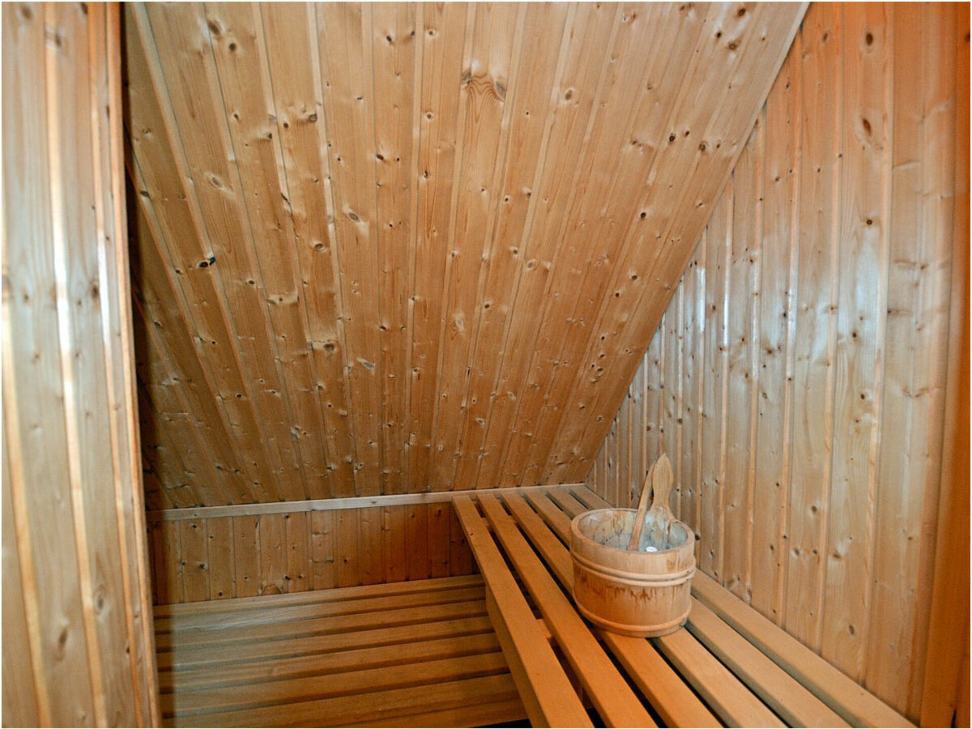 Rieten vakantiehuis bij strand Glowe met sauna en grote tuin - foto 25