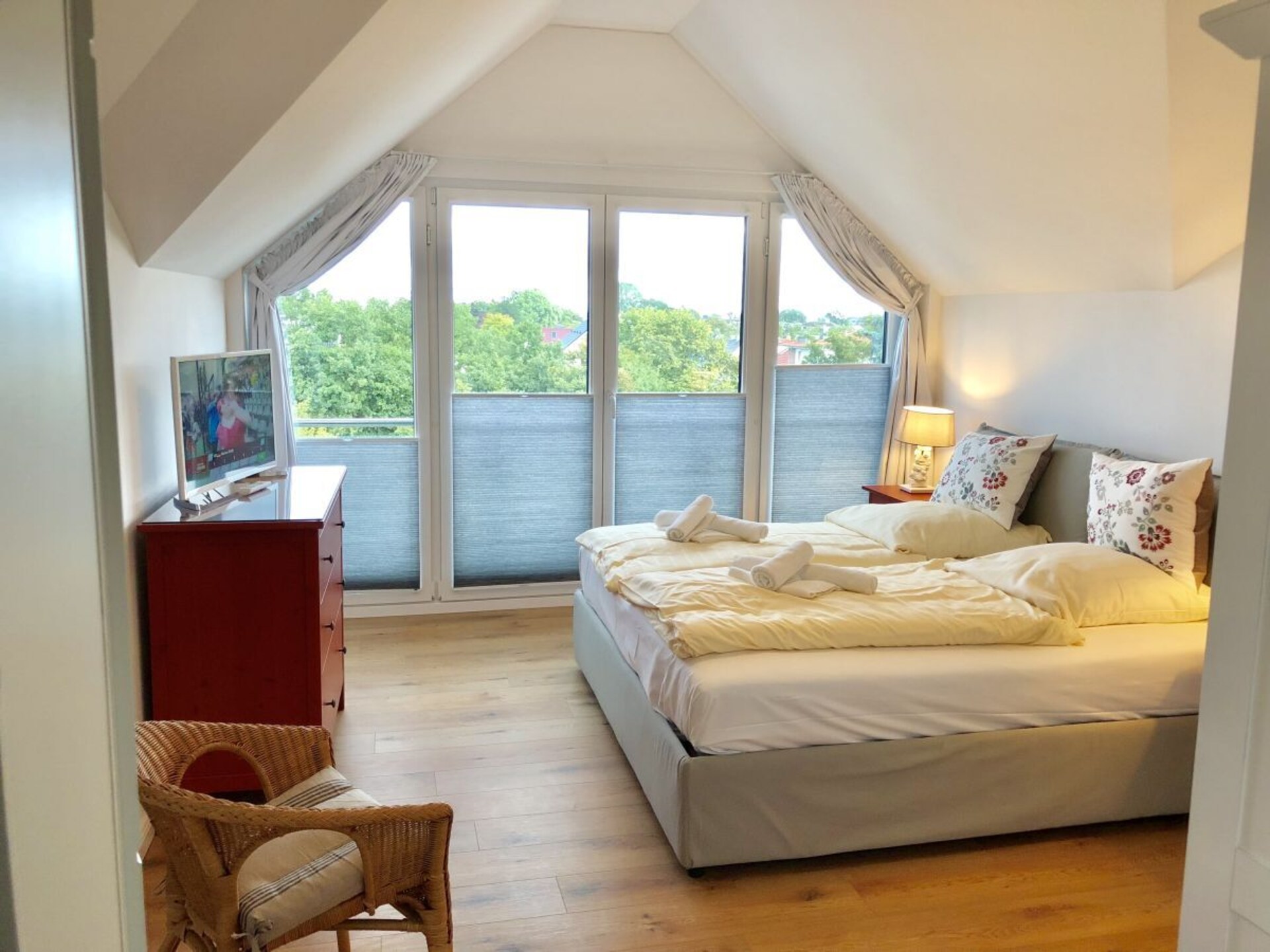 Licht modern duplexappartement met sauna en dakterras nabij zee - foto 18