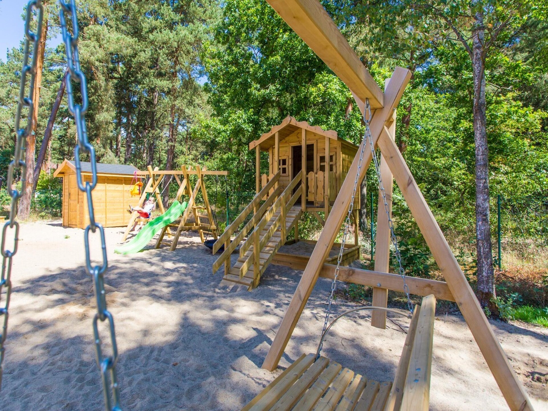 Comfortabel vakantiehuis voor 5 in het bos, op 650m van strand Pobierowo - foto 13