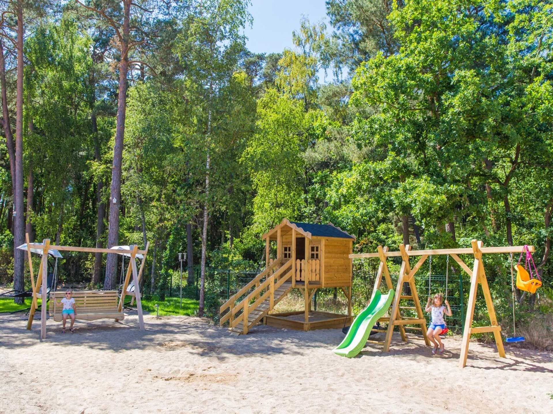 Comfortabel vakantiehuis voor 5 in het bos, op 650m van strand Pobierowo - foto 14