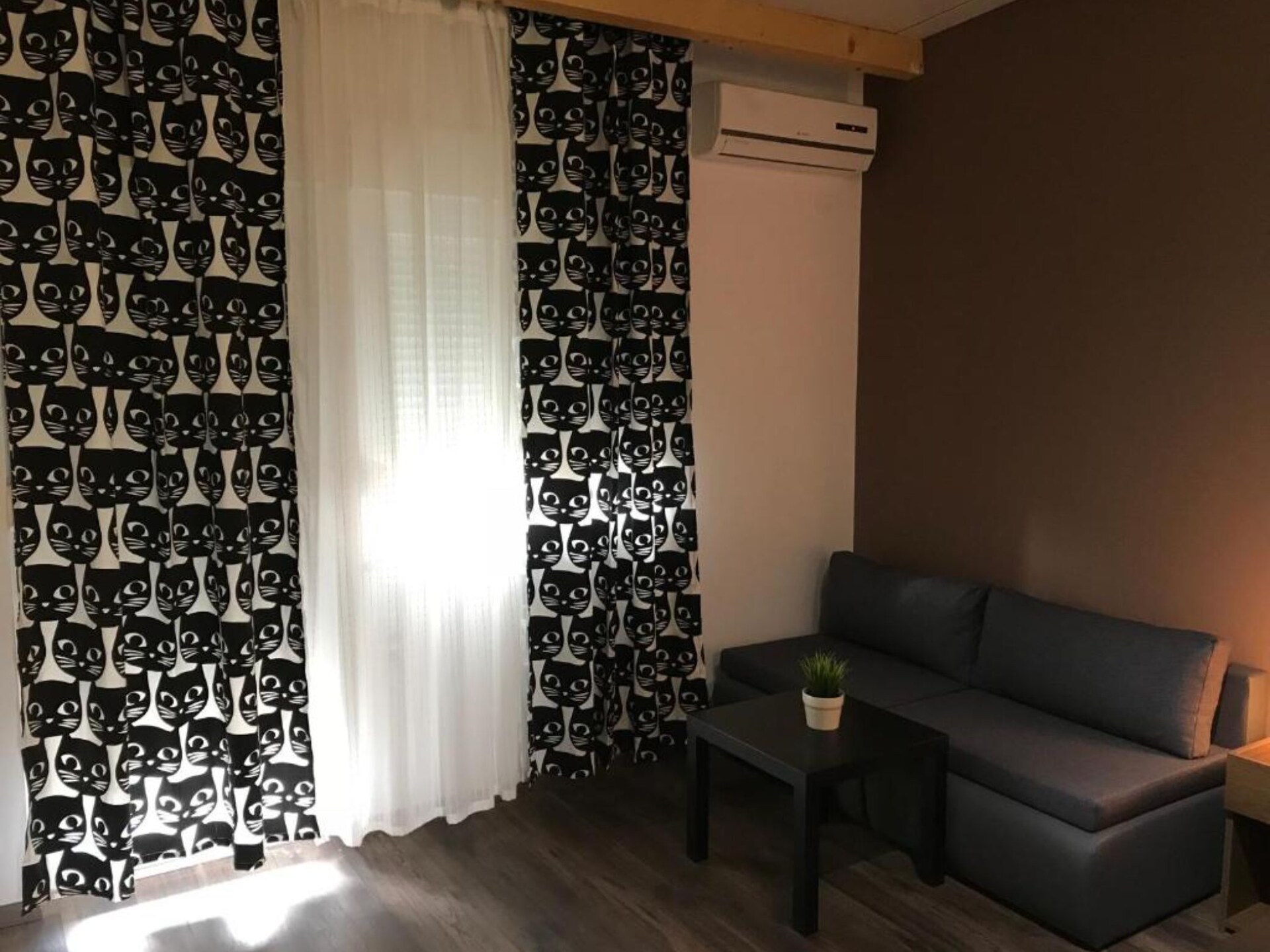 Sfeervol appartement in Rakovica met terras en uitzicht op het zwembad · 28 m² - foto 1