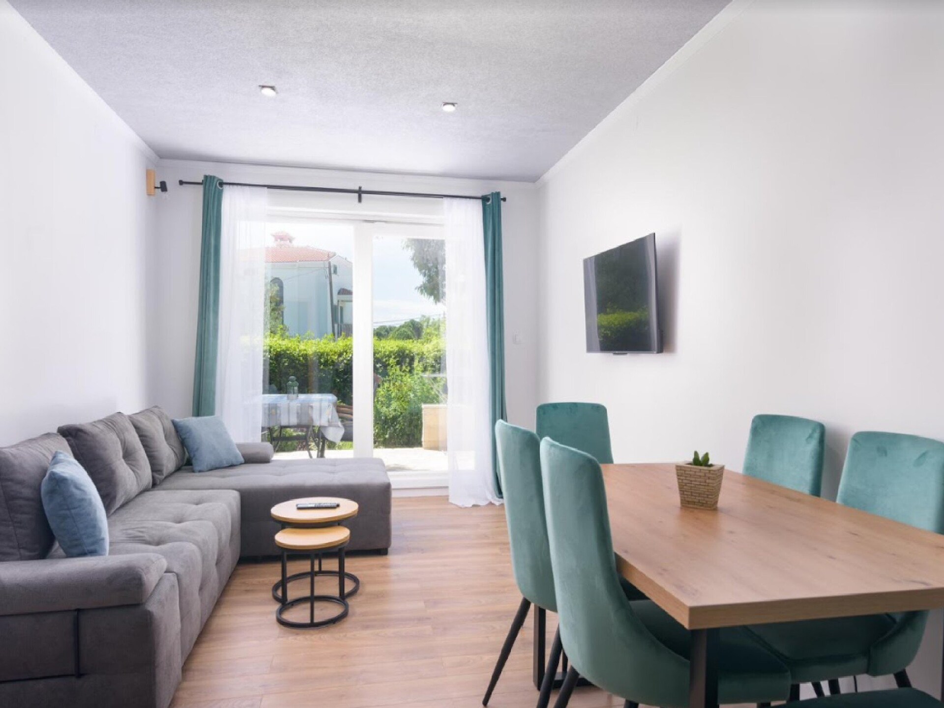 Aan het strand: Ruim appartement in Kastel Stafilic voor 4 personen - foto 3
