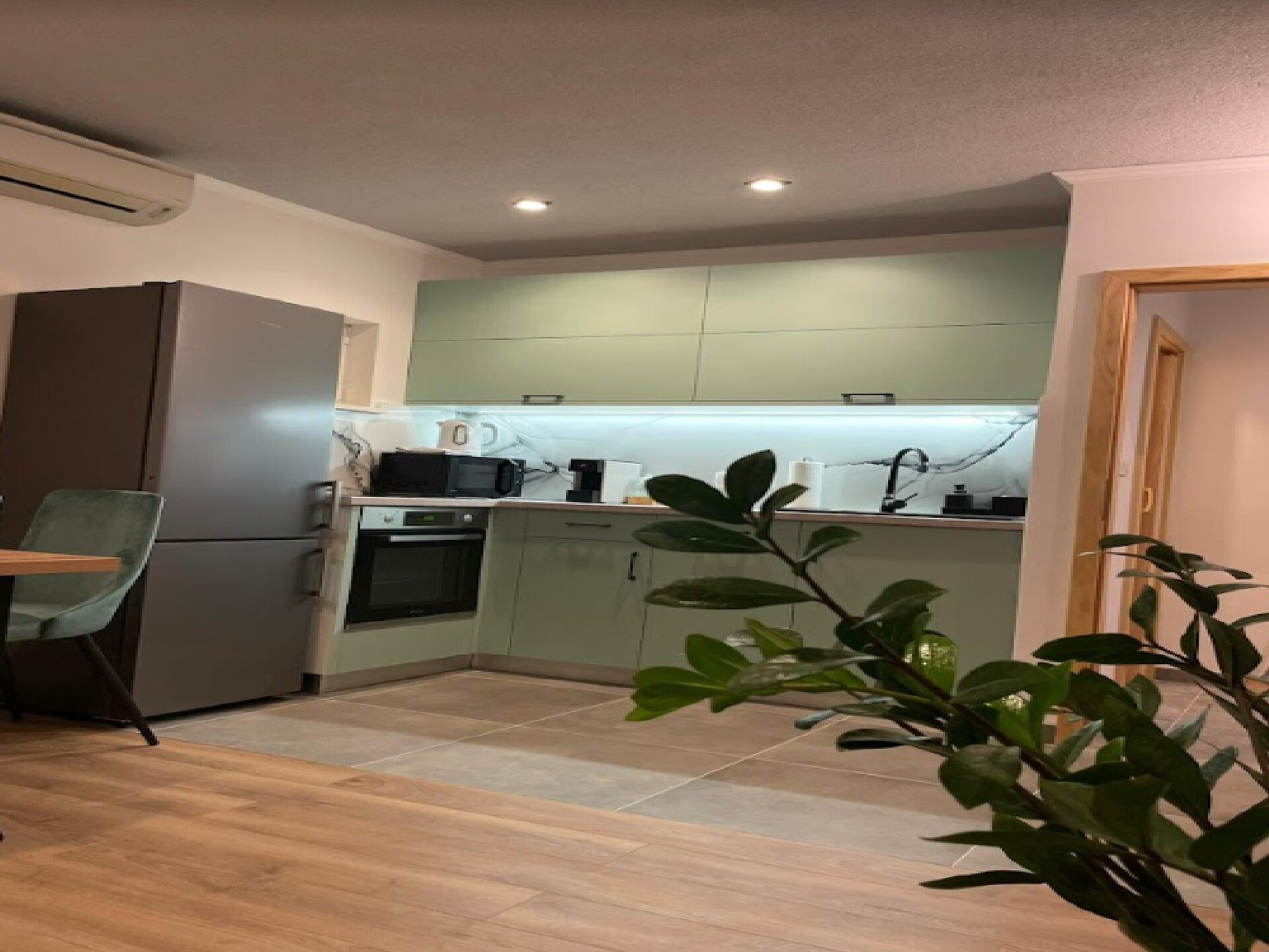 Aan het strand: Ruim appartement in Kastel Stafilic voor 4 personen - foto 7