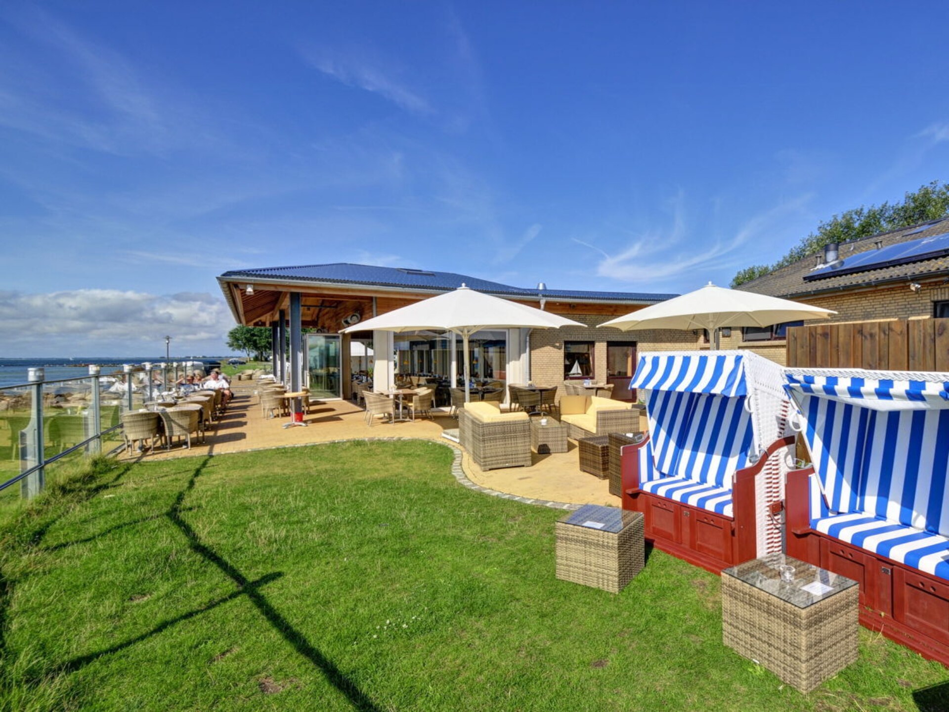 Vakantiehuis bij het zwembad met panoramisch zeezicht op Fehmarn - foto 14