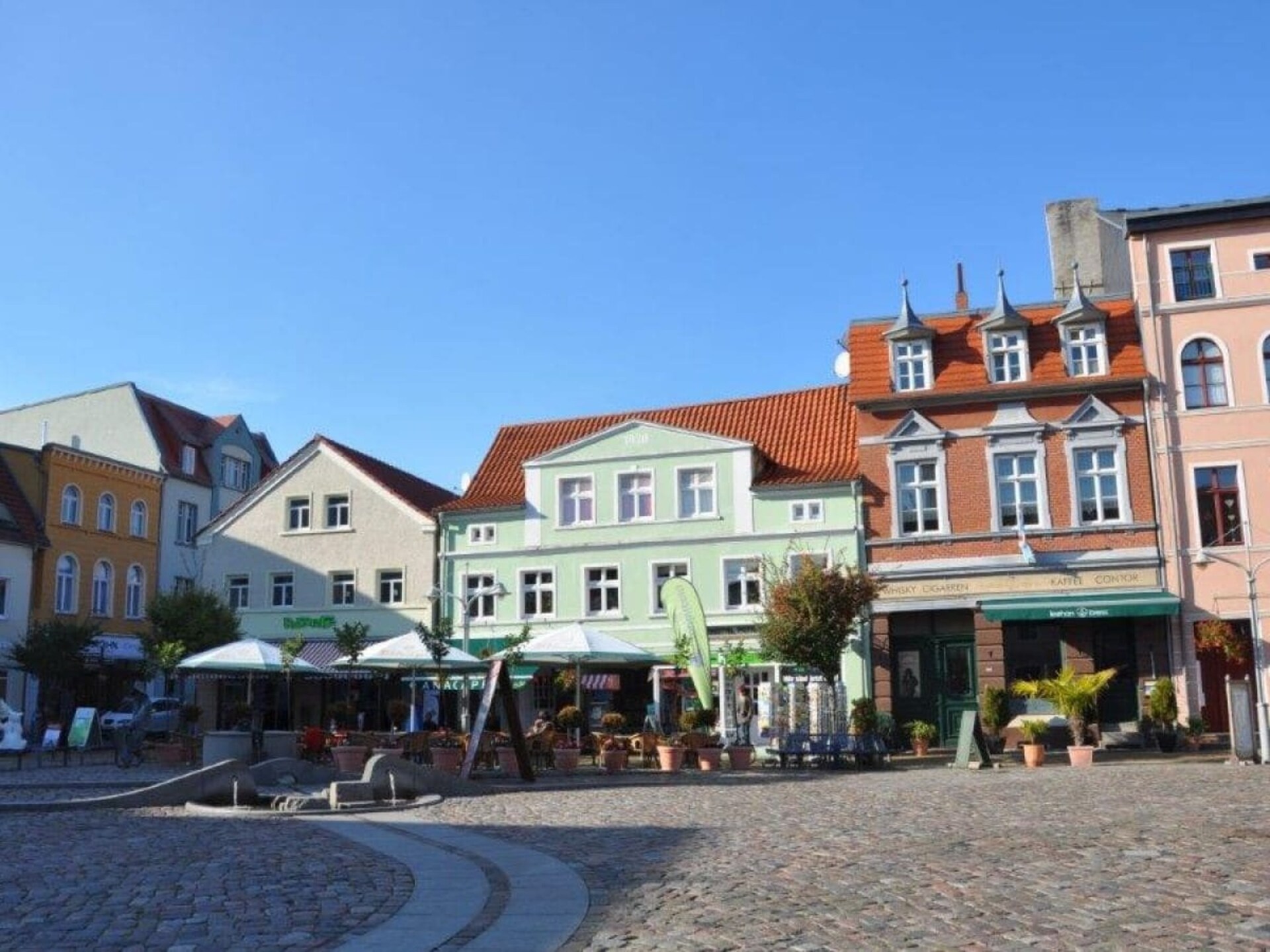 Knus appartement aan het water in Ueckermünde met zonneterras - foto 1